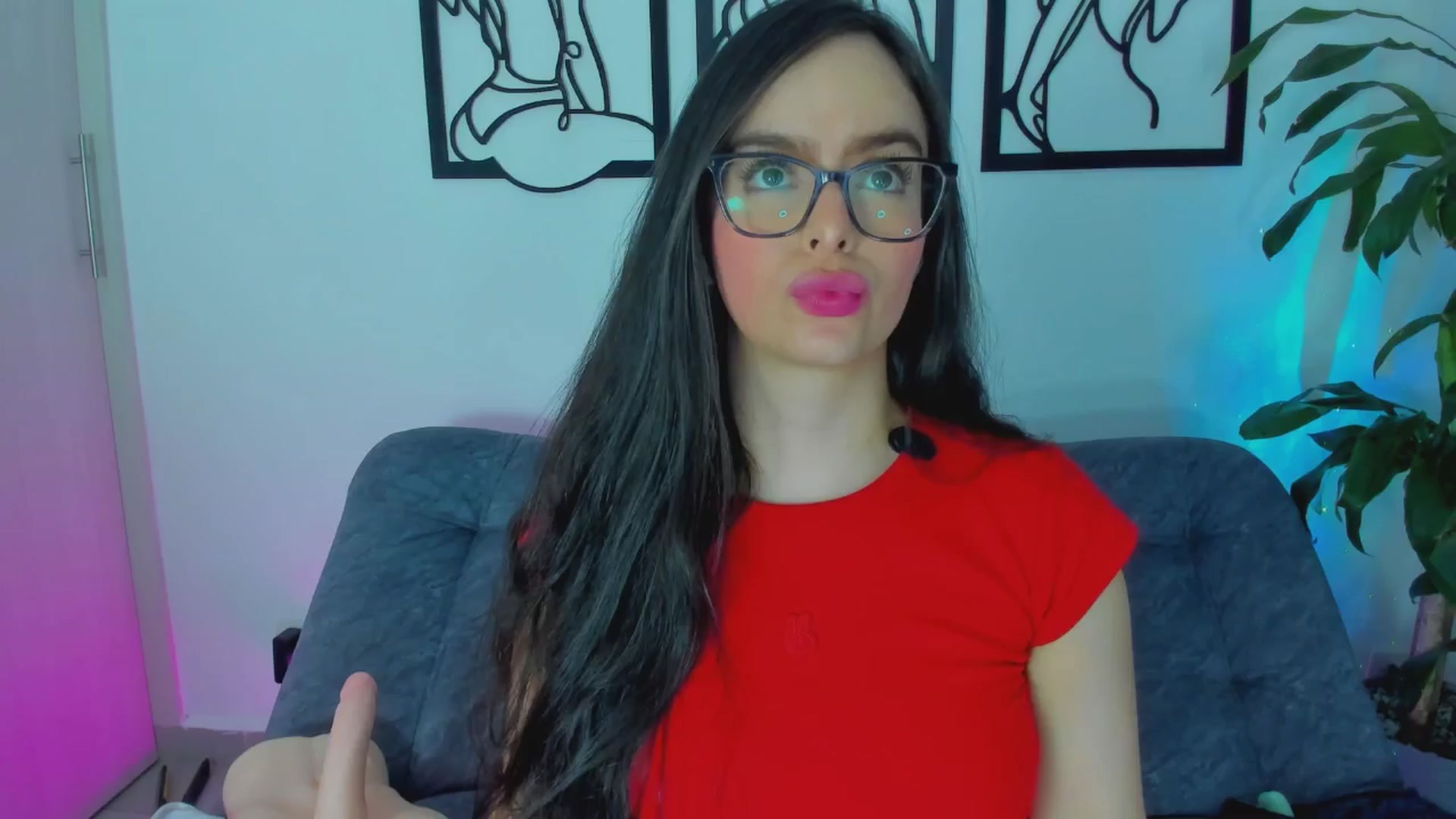 Gallery image thumbnail from SexybabyJarel's myfreecams stream on, 05/16/2025, 10:01 image 10 of 20