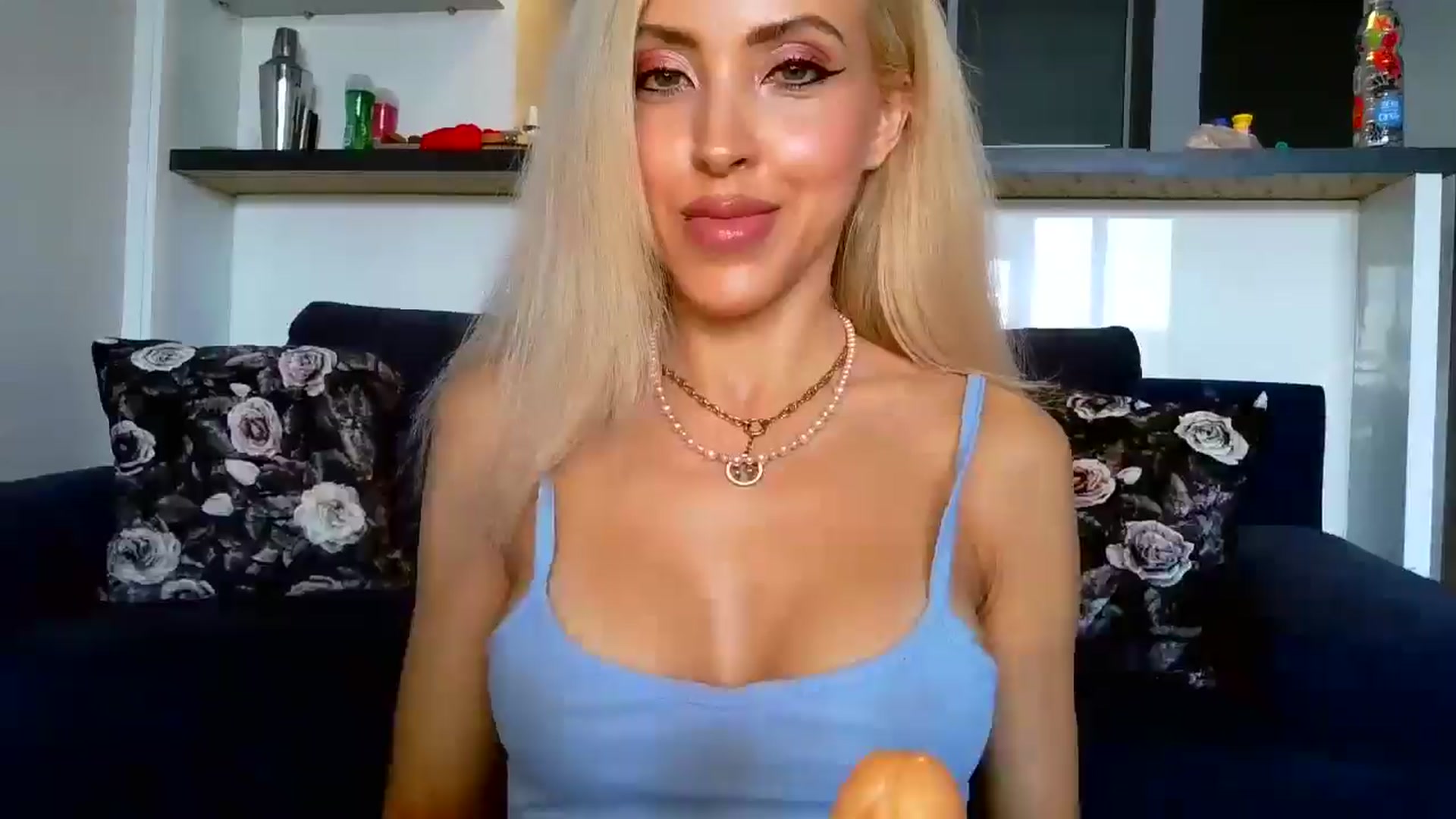 Gallery image thumbnail from Sexyblondi's myfreecams stream on, 06/01/2025, 13:14 image 7 of 20