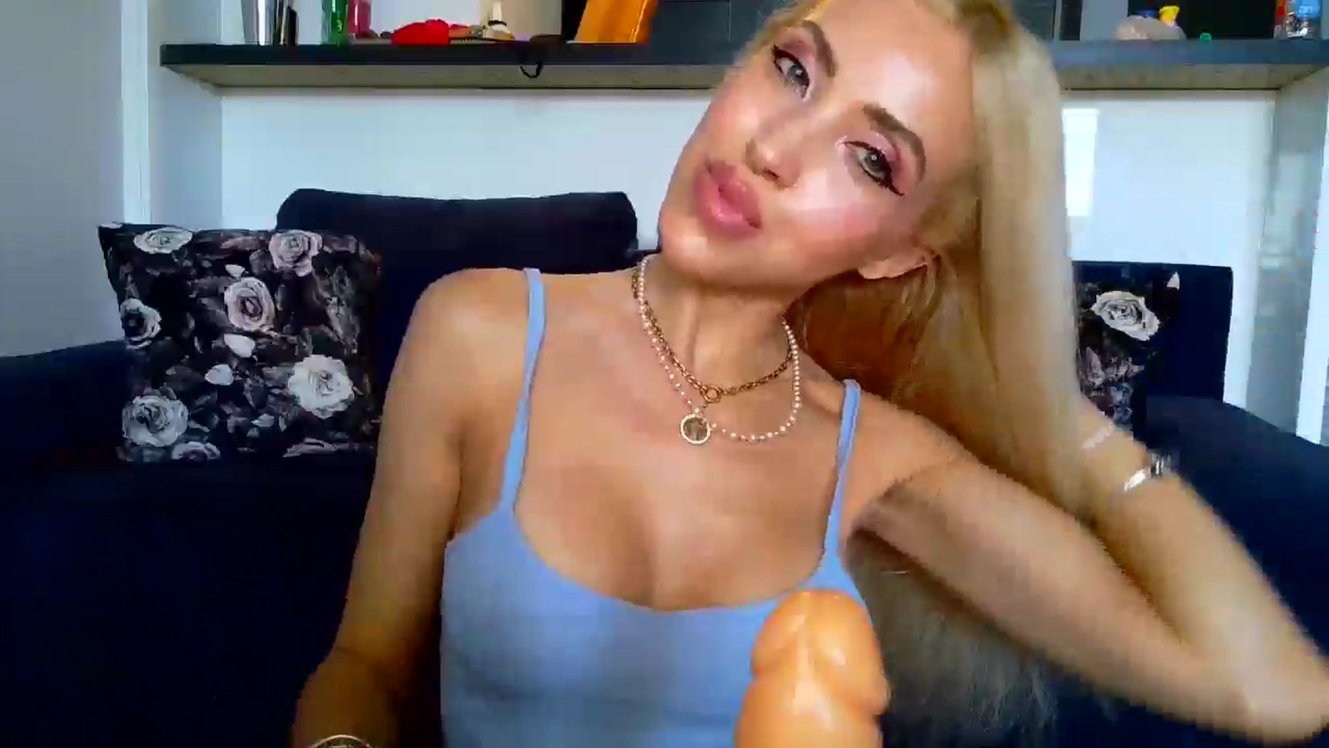 Gallery image thumbnail from Sexyblondi's myfreecams stream on, 06/01/2025, 13:14 image 9 of 20