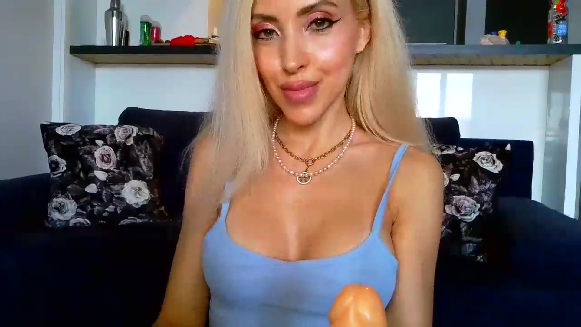 Gallery image thumbnail from Sexyblondi's myfreecams stream on, 06/01/2025, 13:14 image 8 of 20