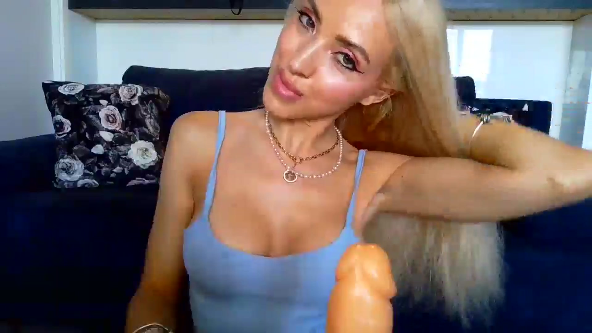 Gallery image thumbnail from Sexyblondi's myfreecams stream on, 06/01/2025, 13:14 image 11 of 20