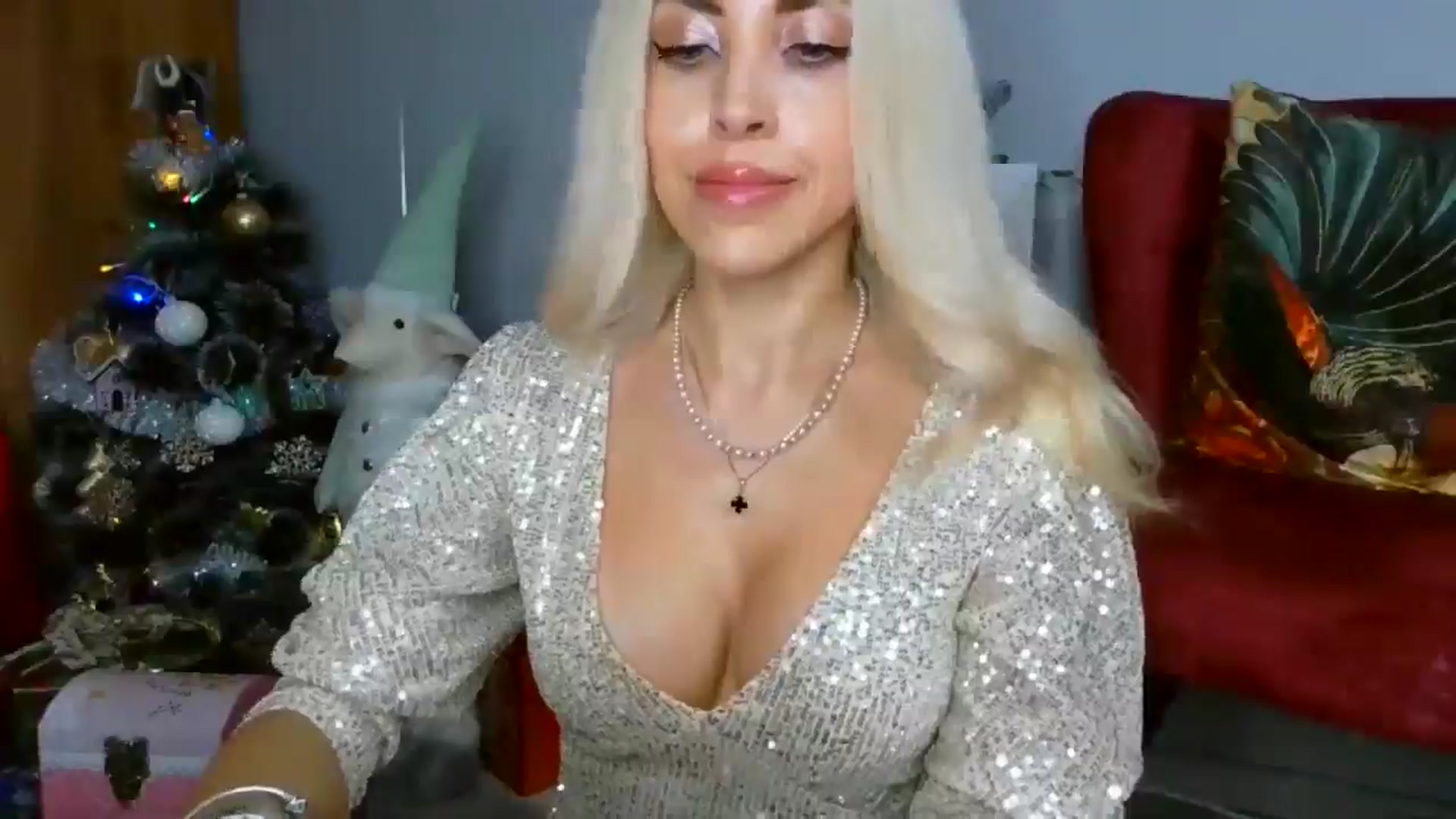 Gallery image thumbnail from Sexyblondi's myfreecams stream on, 12/31/2025, 19:14 image 12 of 20