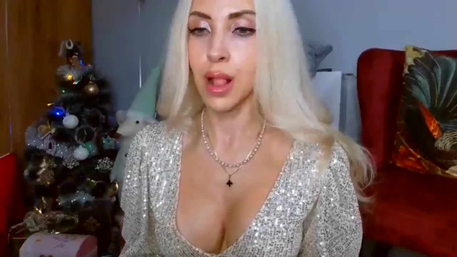 Gallery image thumbnail from Sexyblondi's myfreecams stream on, 12/31/2025, 19:14 image 4 of 20