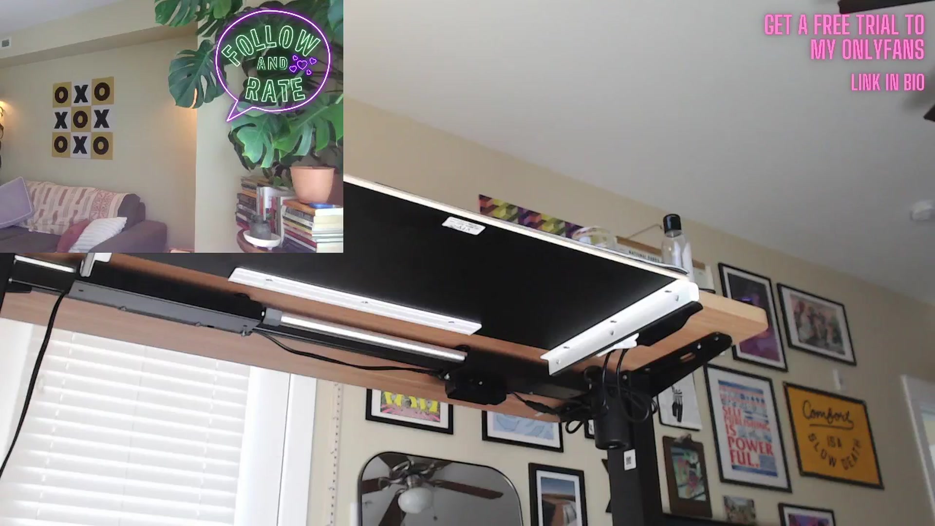 Gallery image thumbnail from Sexyblue2000's myfreecams stream on, 08/21/2024, 20:47 image 8 of 20