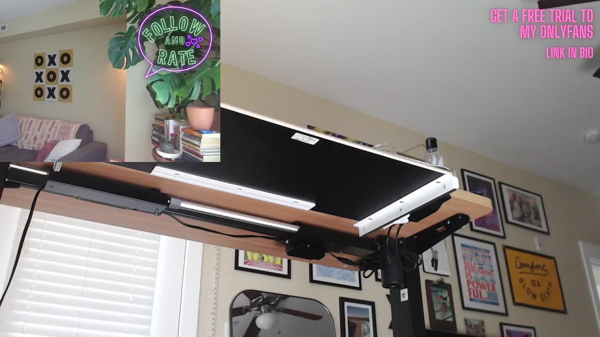 Gallery image thumbnail from Sexyblue2000's myfreecams stream on, 08/21/2024, 20:47 image 15 of 20