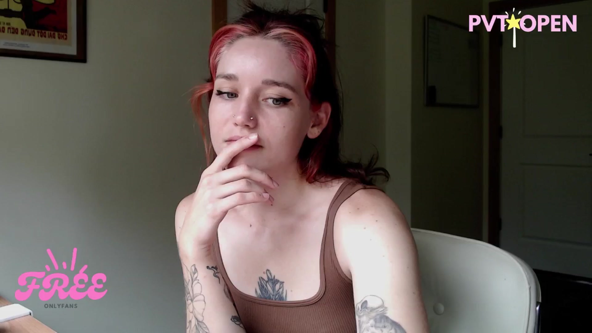 Gallery image thumbnail from Sexyblue2000's myfreecams stream on, 07/28/2025, 17:30 image 3 of 20
