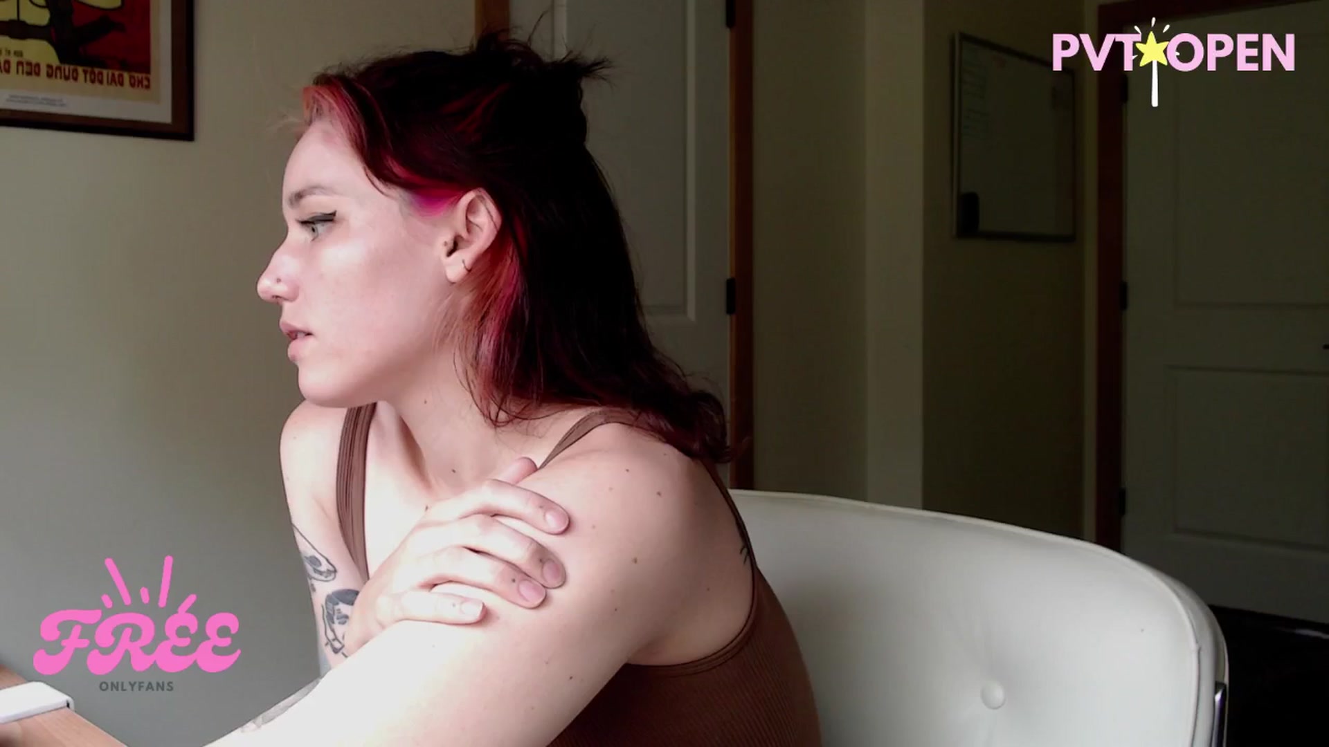 Gallery image thumbnail from Sexyblue2000's myfreecams stream on, 07/28/2025, 17:30 image 5 of 20