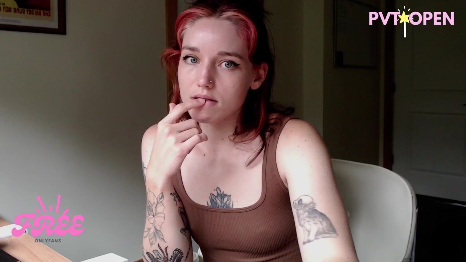 Gallery image thumbnail from Sexyblue2000's myfreecams stream on, 07/28/2025, 17:30 image 16 of 20