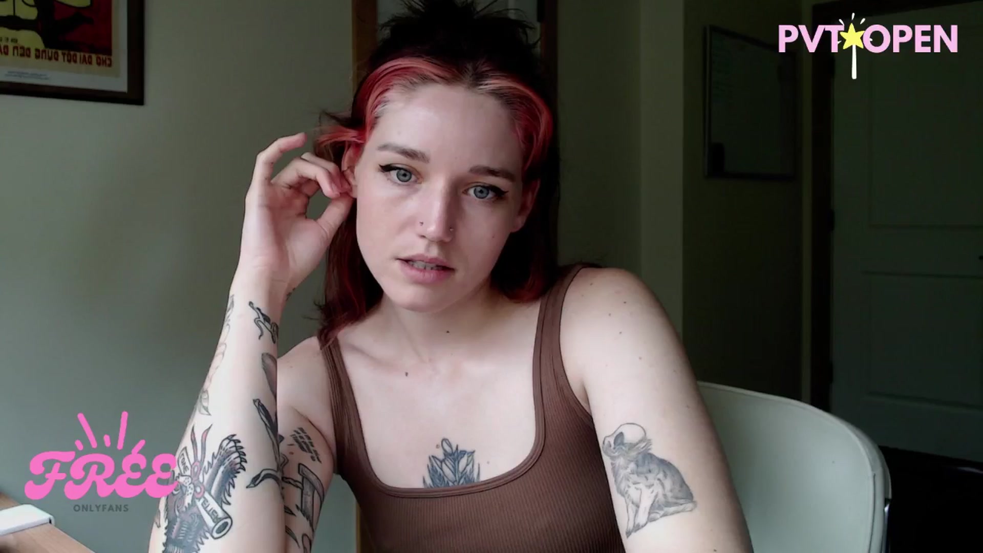 Gallery image thumbnail from Sexyblue2000's myfreecams stream on, 07/28/2025, 17:30 image 4 of 20