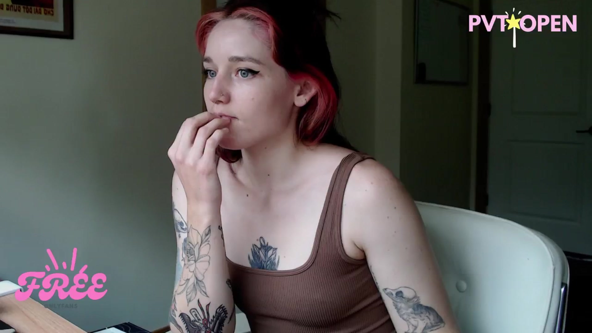 Gallery image thumbnail from Sexyblue2000's myfreecams stream on, 07/28/2025, 19:24 image 10 of 20