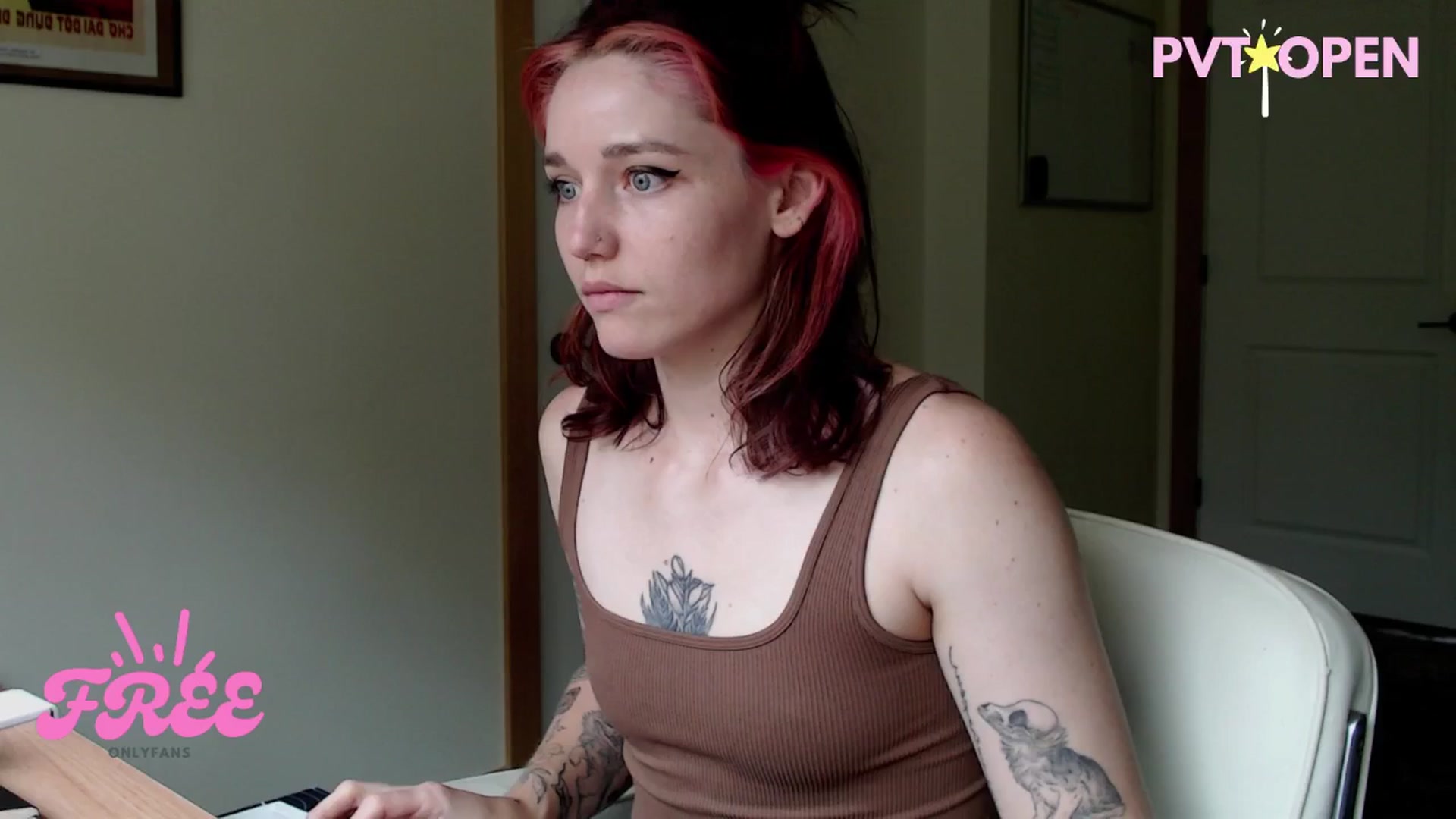 Gallery image thumbnail from Sexyblue2000's myfreecams stream on, 07/28/2025, 19:24 image 1 of 20