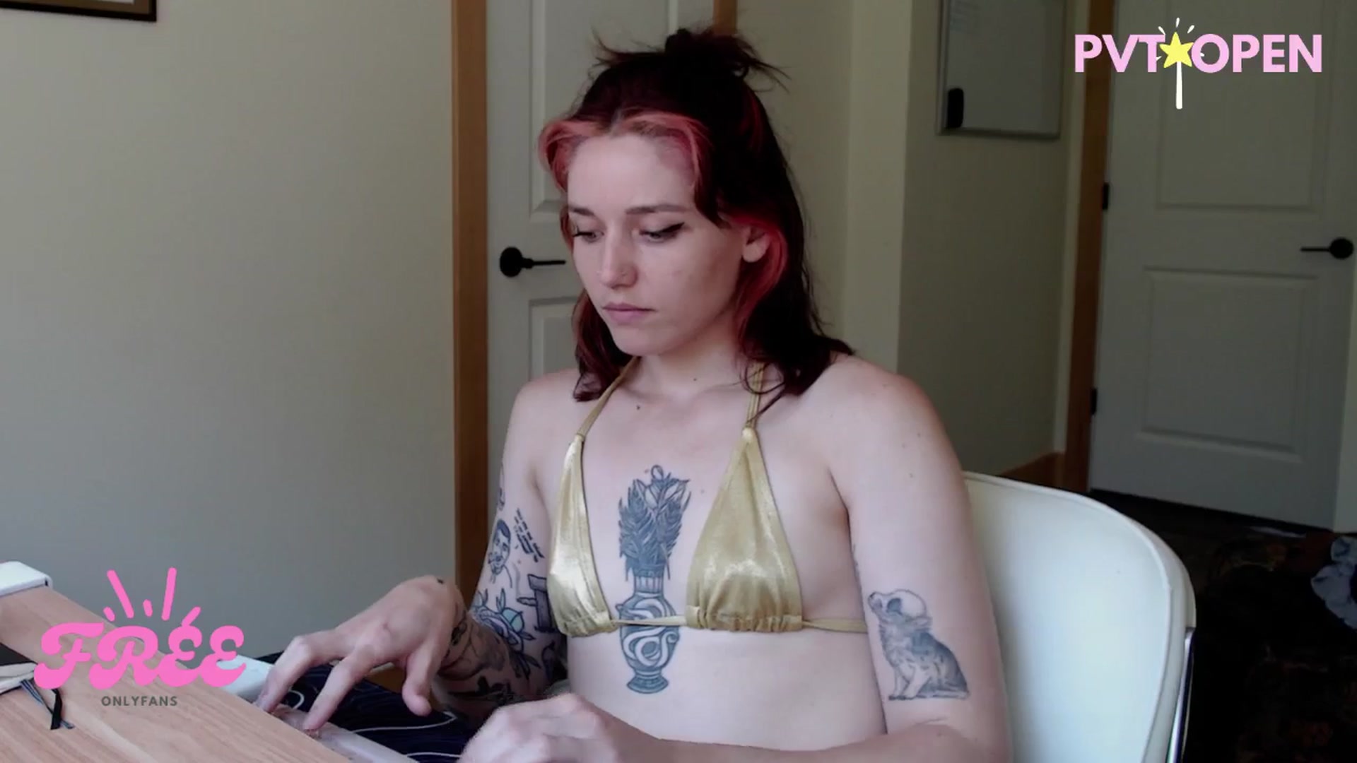 Gallery image thumbnail from Sexyblue2000's myfreecams stream on, 07/28/2025, 20:10 image 9 of 20