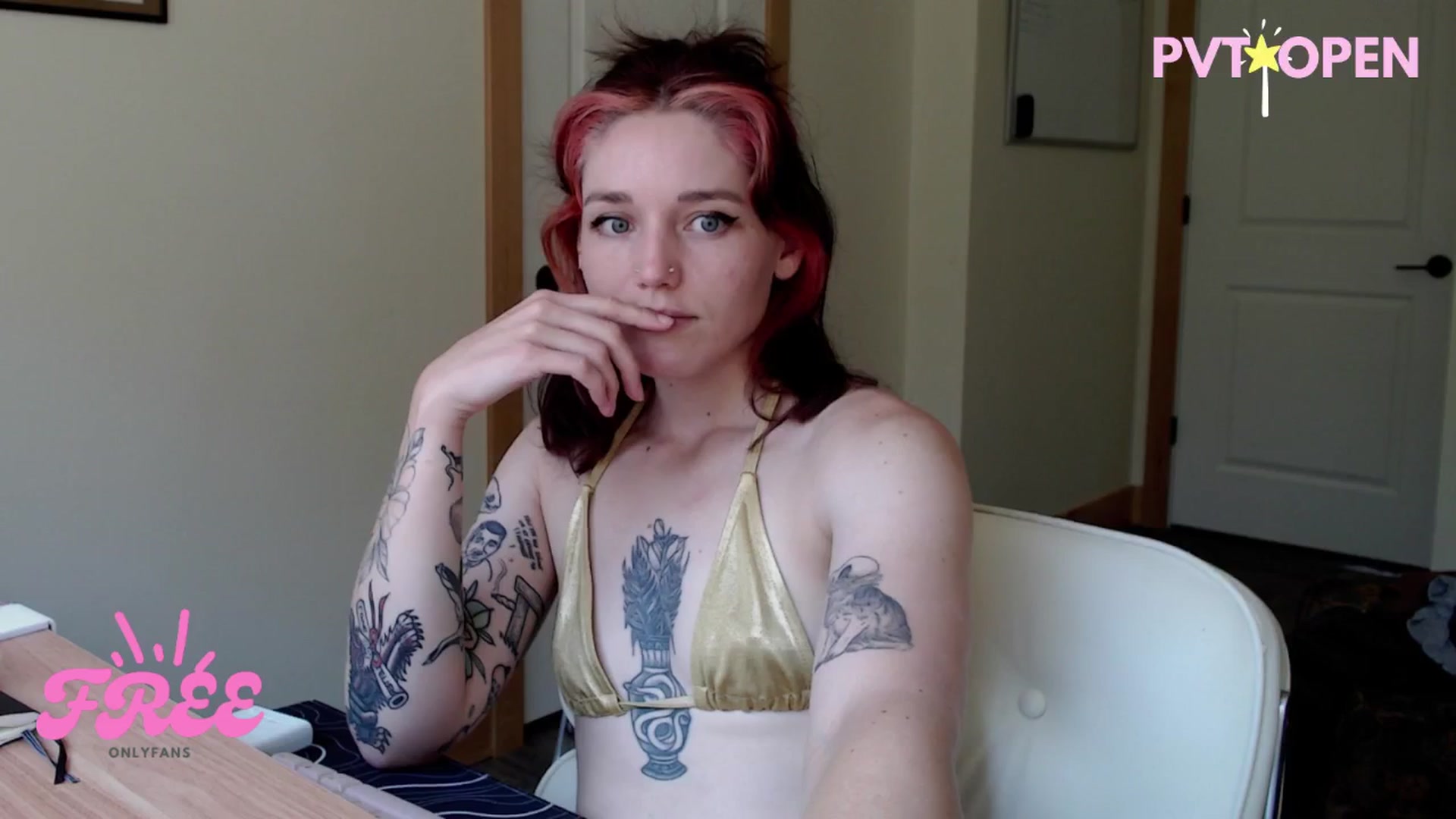 Gallery image thumbnail from Sexyblue2000's myfreecams stream on, 07/28/2025, 20:10 image 4 of 20