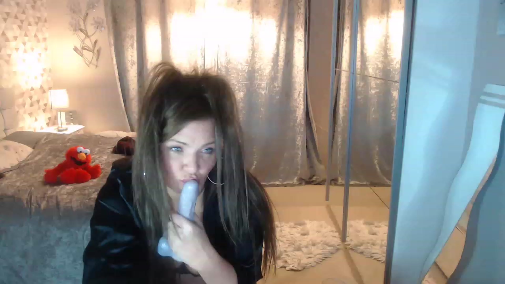 Gallery image thumbnail from Sexychicxxx's myfreecams stream on, 11/22/2022, 21:25 image 1 of 20