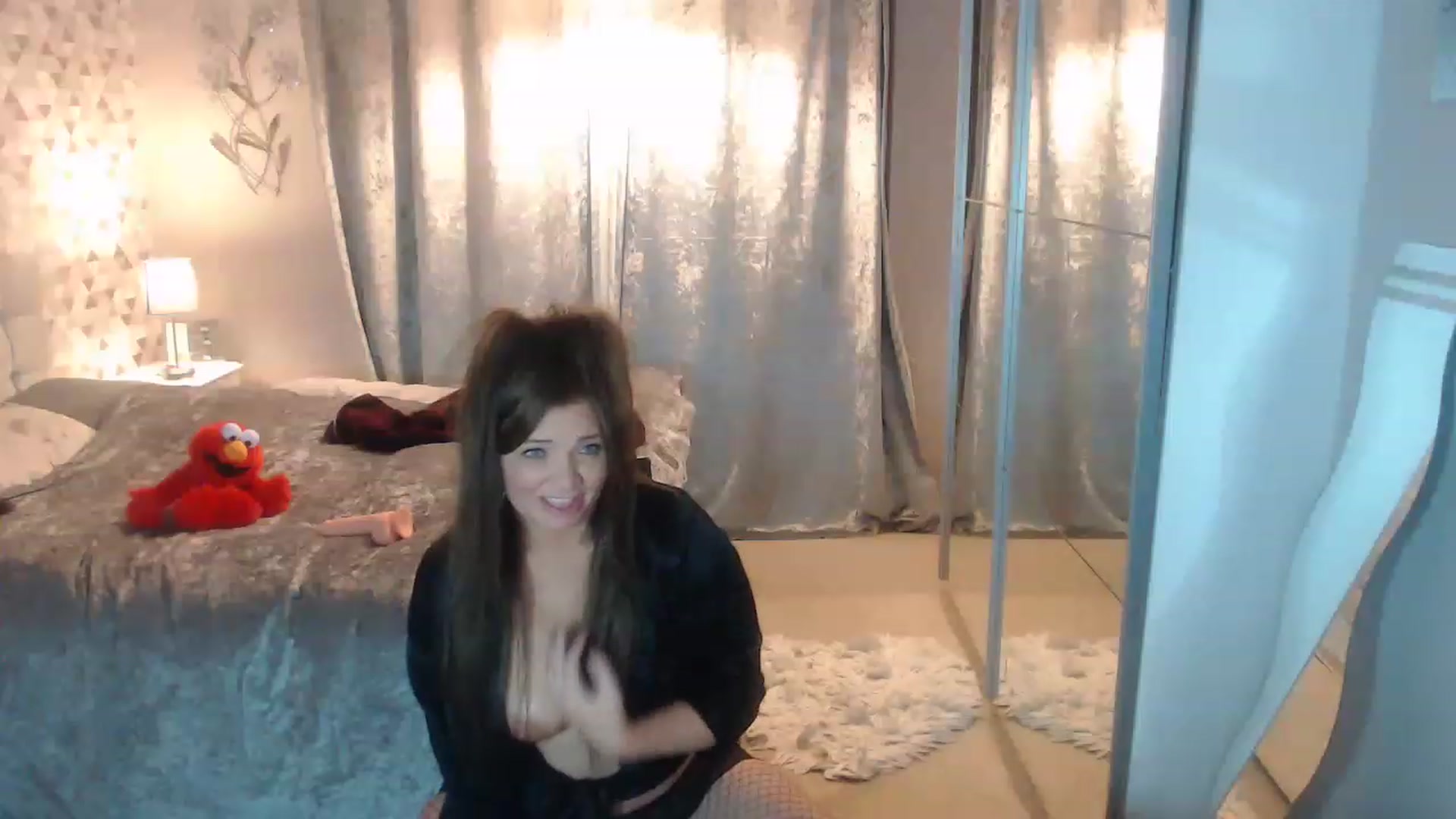 Gallery image thumbnail from Sexychicxxx's myfreecams stream on, 11/22/2022, 21:25 image 20 of 20
