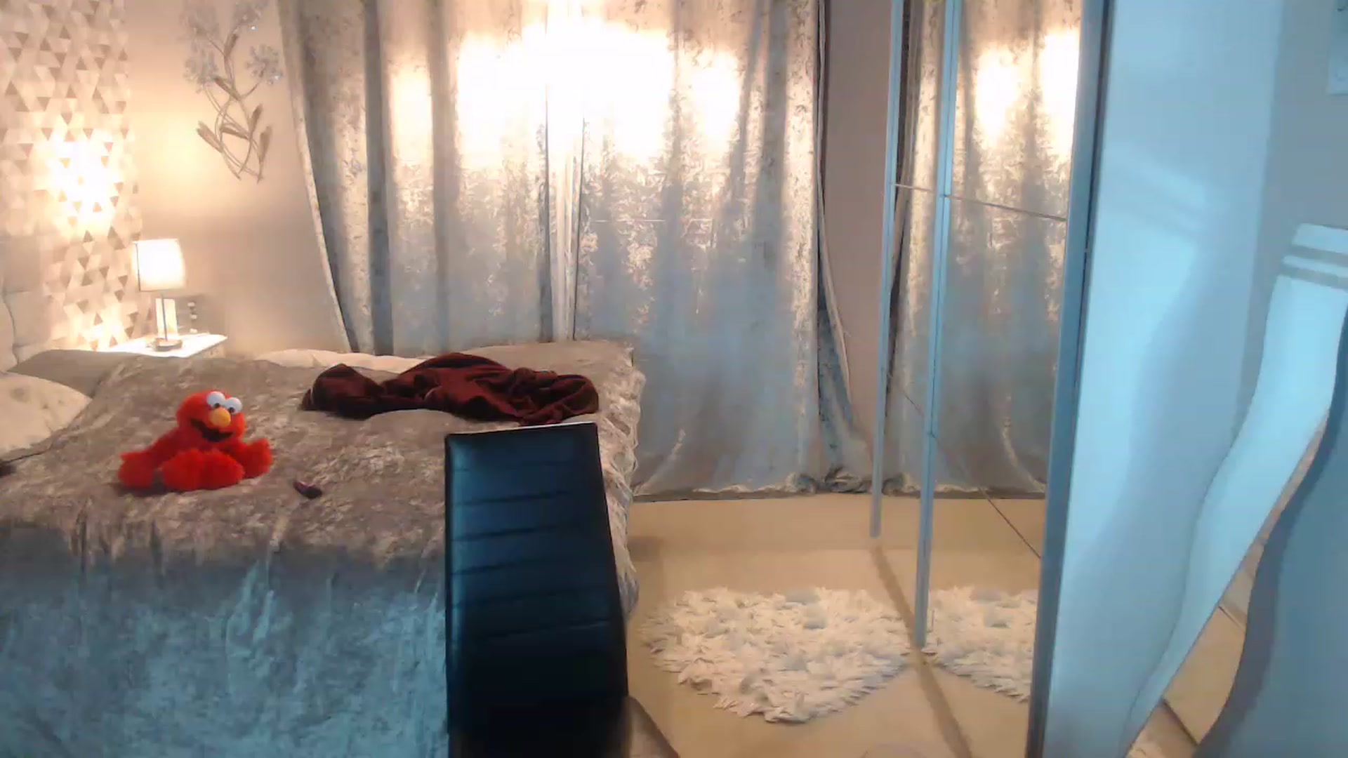 Gallery image thumbnail from Sexychicxxx's myfreecams stream on, 11/22/2022, 21:25 image 2 of 20