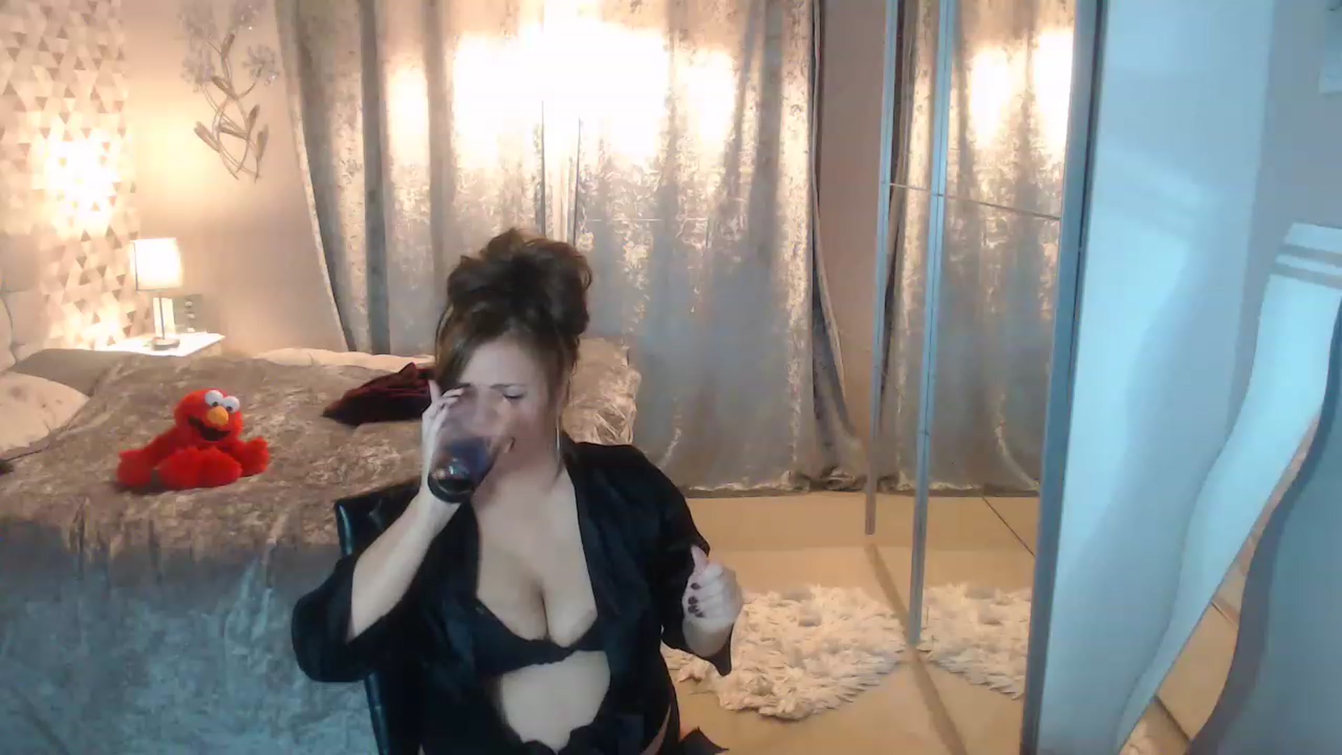 Gallery image thumbnail from Sexychicxxx's myfreecams stream on, 11/22/2022, 23:00 image 15 of 20