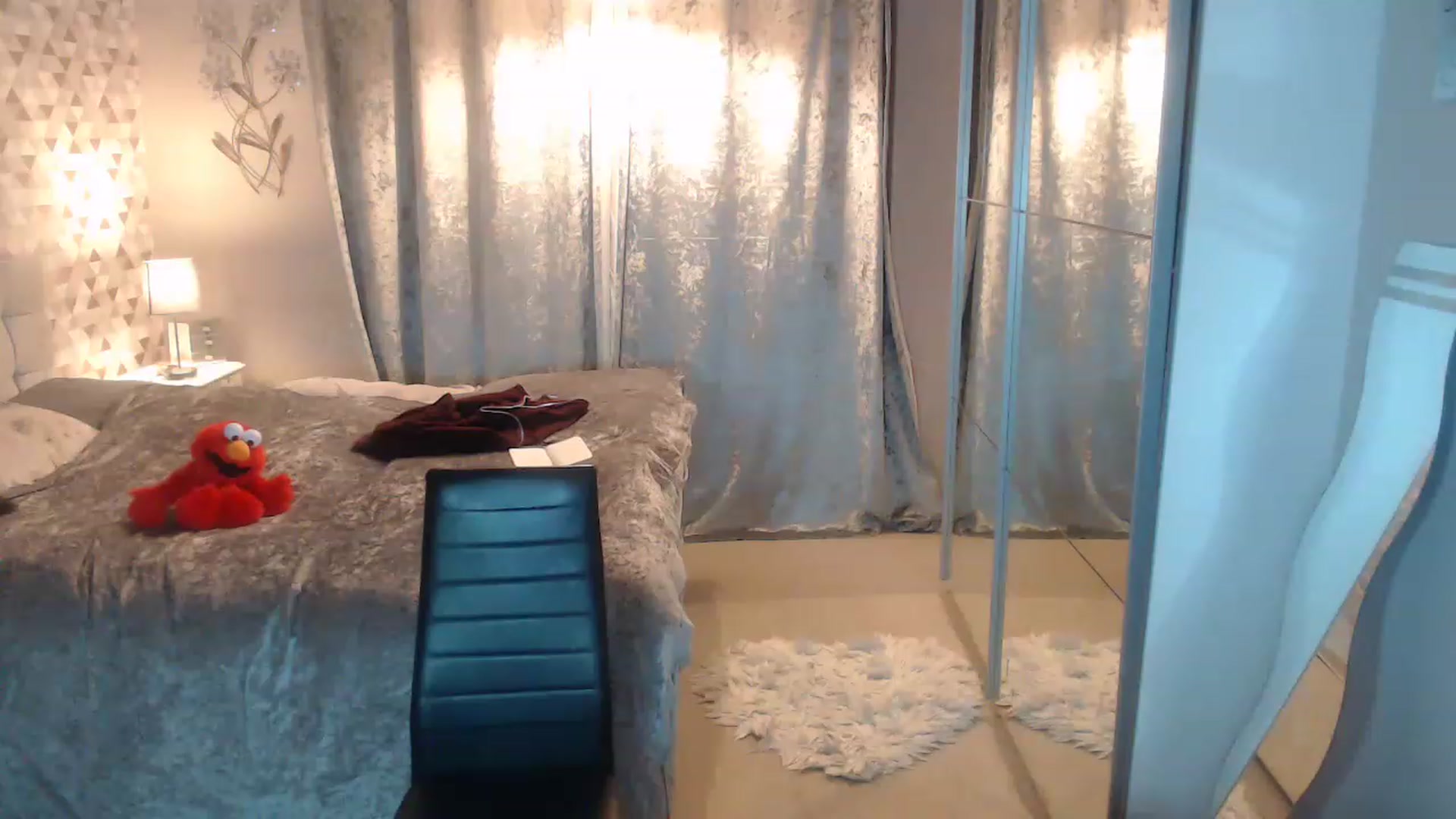 Gallery image thumbnail from Sexychicxxx's myfreecams stream on, 11/22/2022, 23:00 image 18 of 20