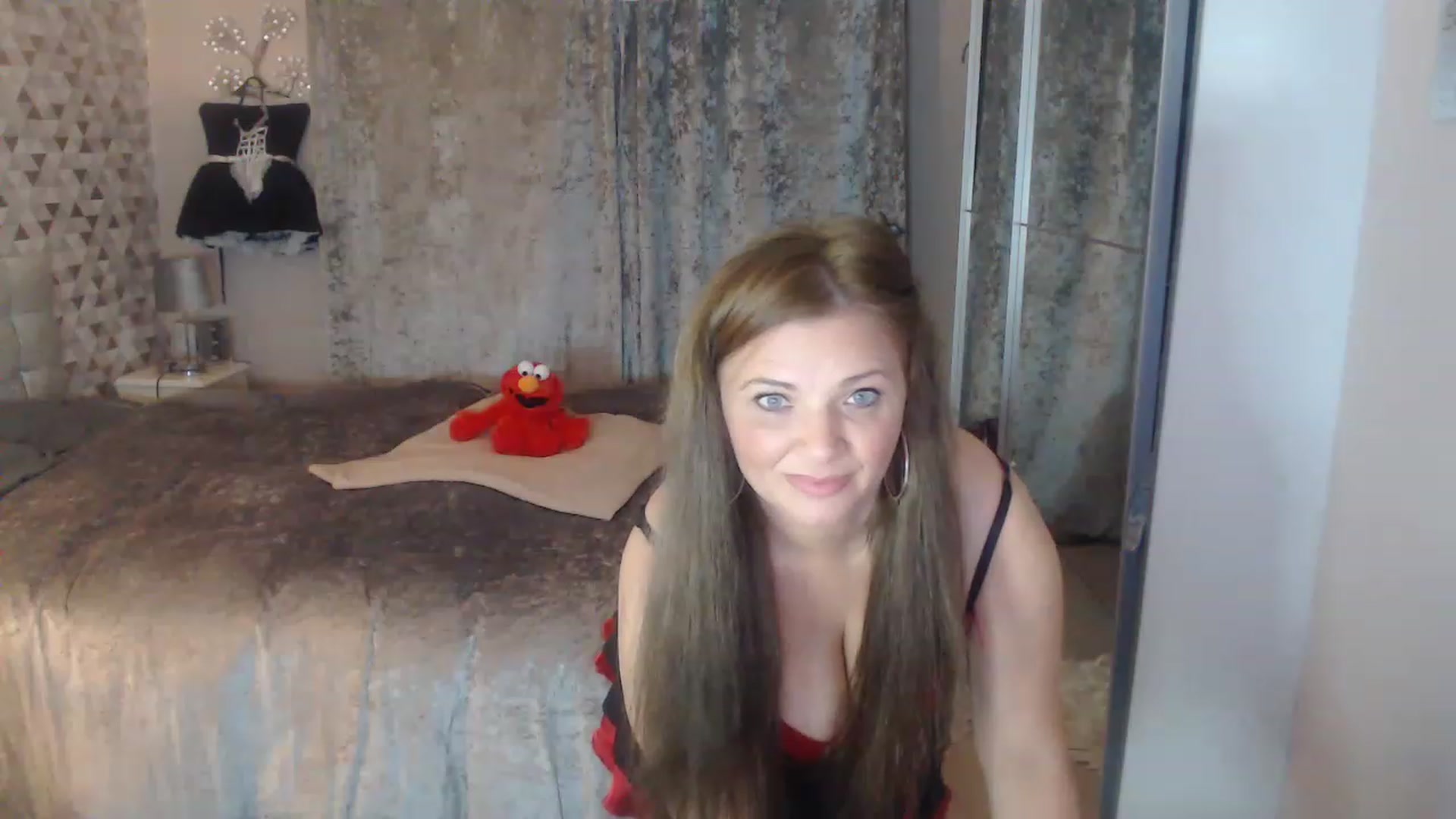 Gallery image thumbnail from Sexychicxxx's myfreecams stream on, 11/24/2022, 22:05 image 11 of 20