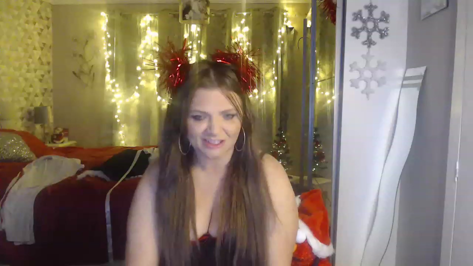 Gallery image thumbnail from Sexychicxxx's myfreecams stream on, 12/22/2022, 21:27 image 8 of 20