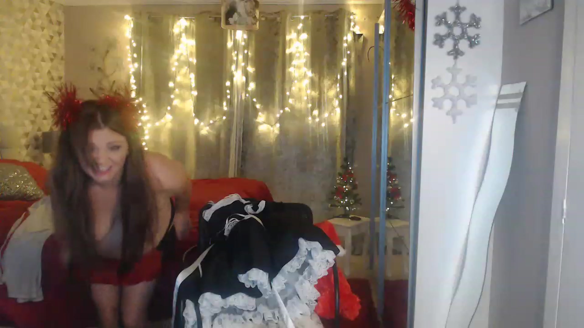 Gallery image thumbnail from Sexychicxxx's myfreecams stream on, 12/22/2022, 21:27 image 13 of 20