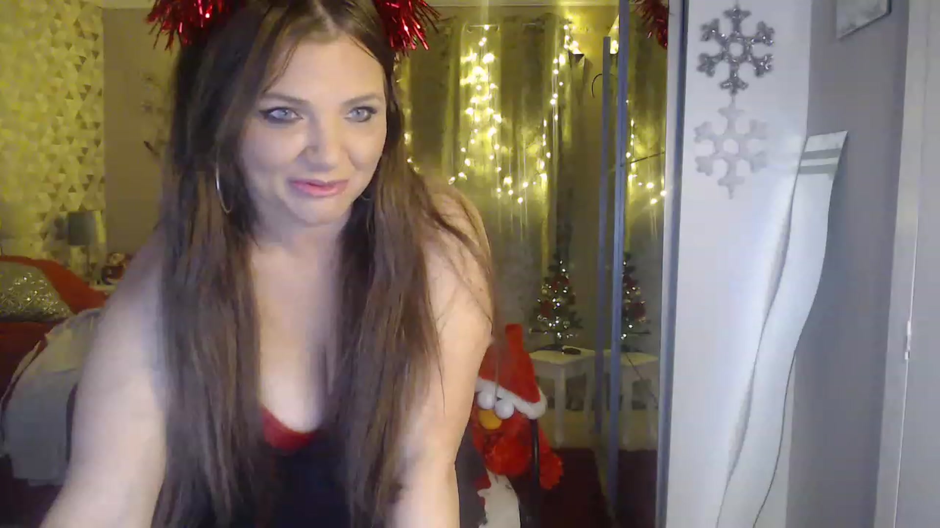 Gallery image thumbnail from Sexychicxxx's myfreecams stream on, 12/22/2022, 21:27 image 9 of 20