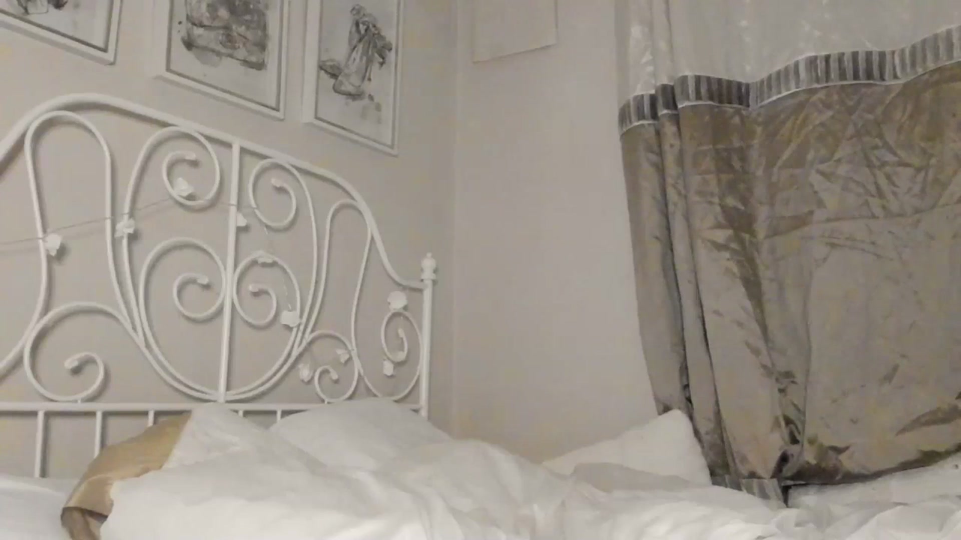 Gallery image thumbnail from Sexychicxxx's myfreecams stream on, 06/29/2023, 22:23 image 10 of 20