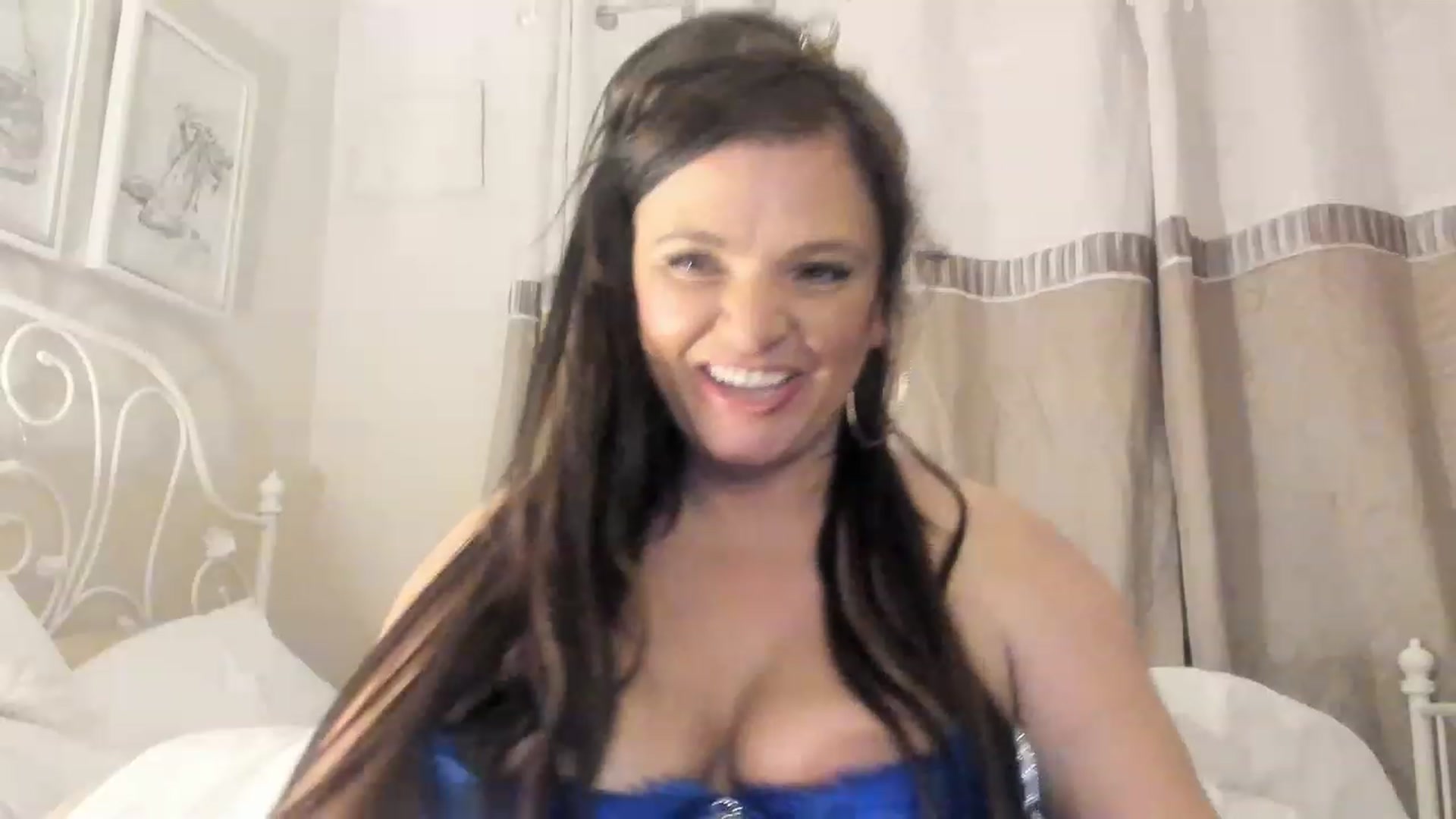 Gallery image thumbnail from Sexychicxxx's myfreecams stream on, 06/30/2023, 22:54 image 11 of 20