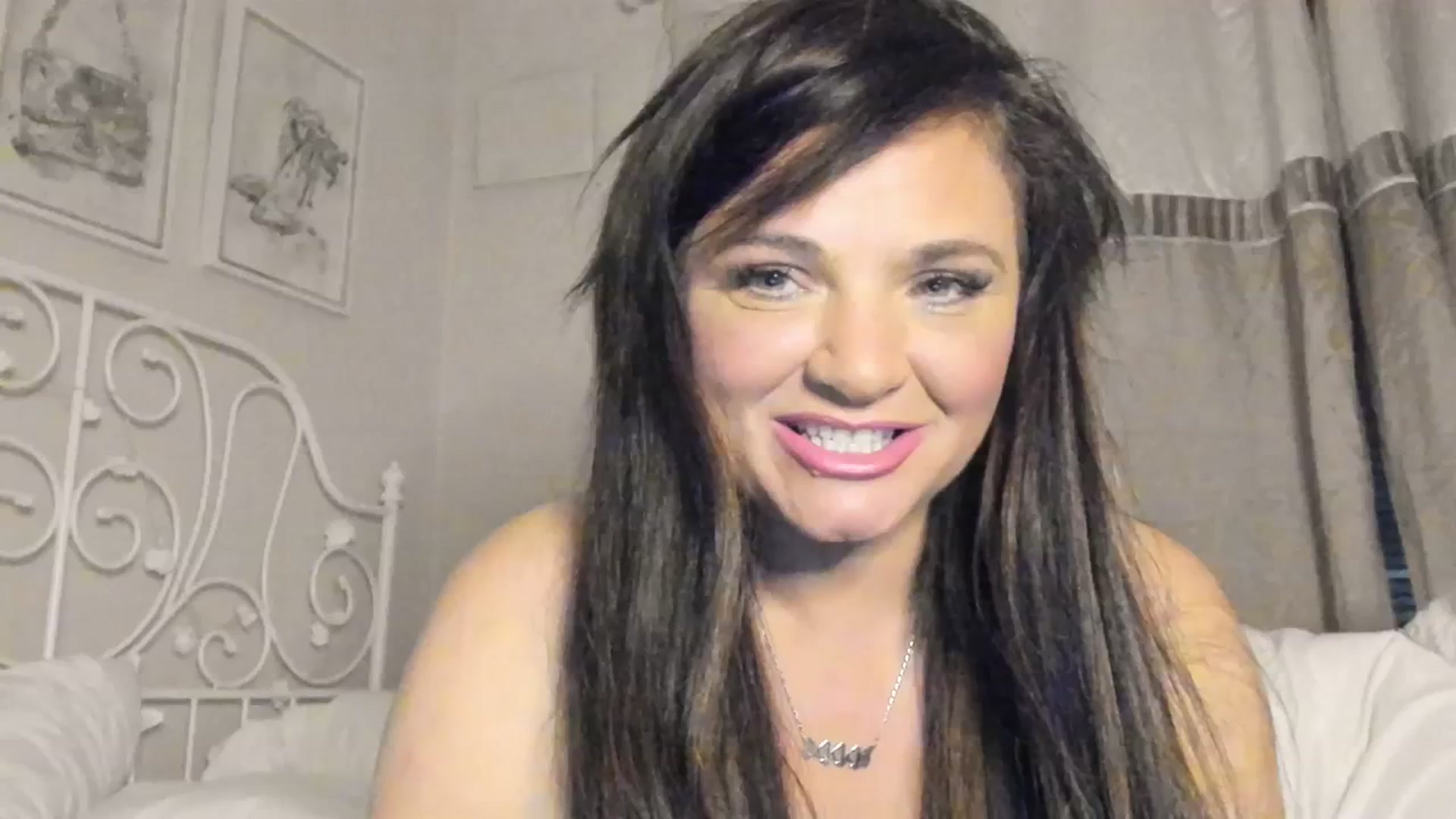 Gallery image thumbnail from Sexychicxxx's myfreecams stream on, 07/01/2023, 23:09 image 14 of 20