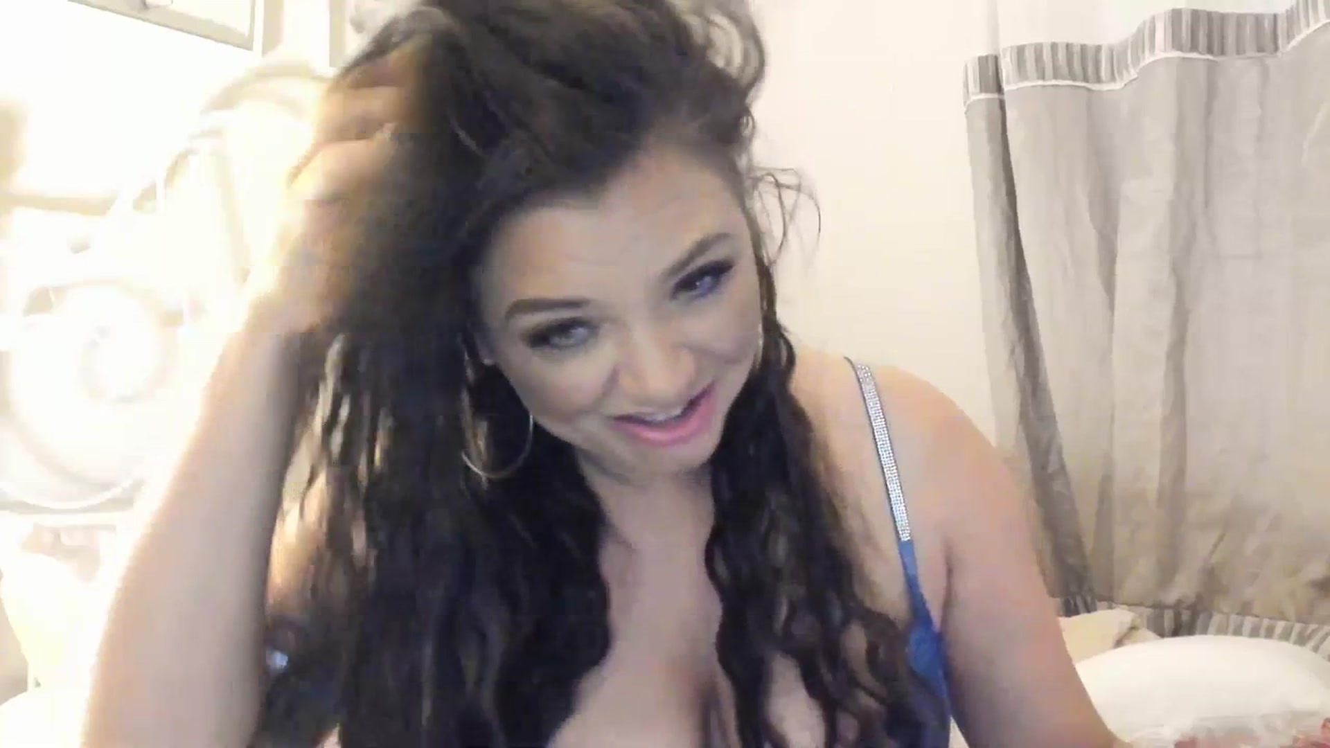 Gallery image thumbnail from Sexychicxxx's myfreecams stream on, 07/13/2023, 21:15 image 10 of 20