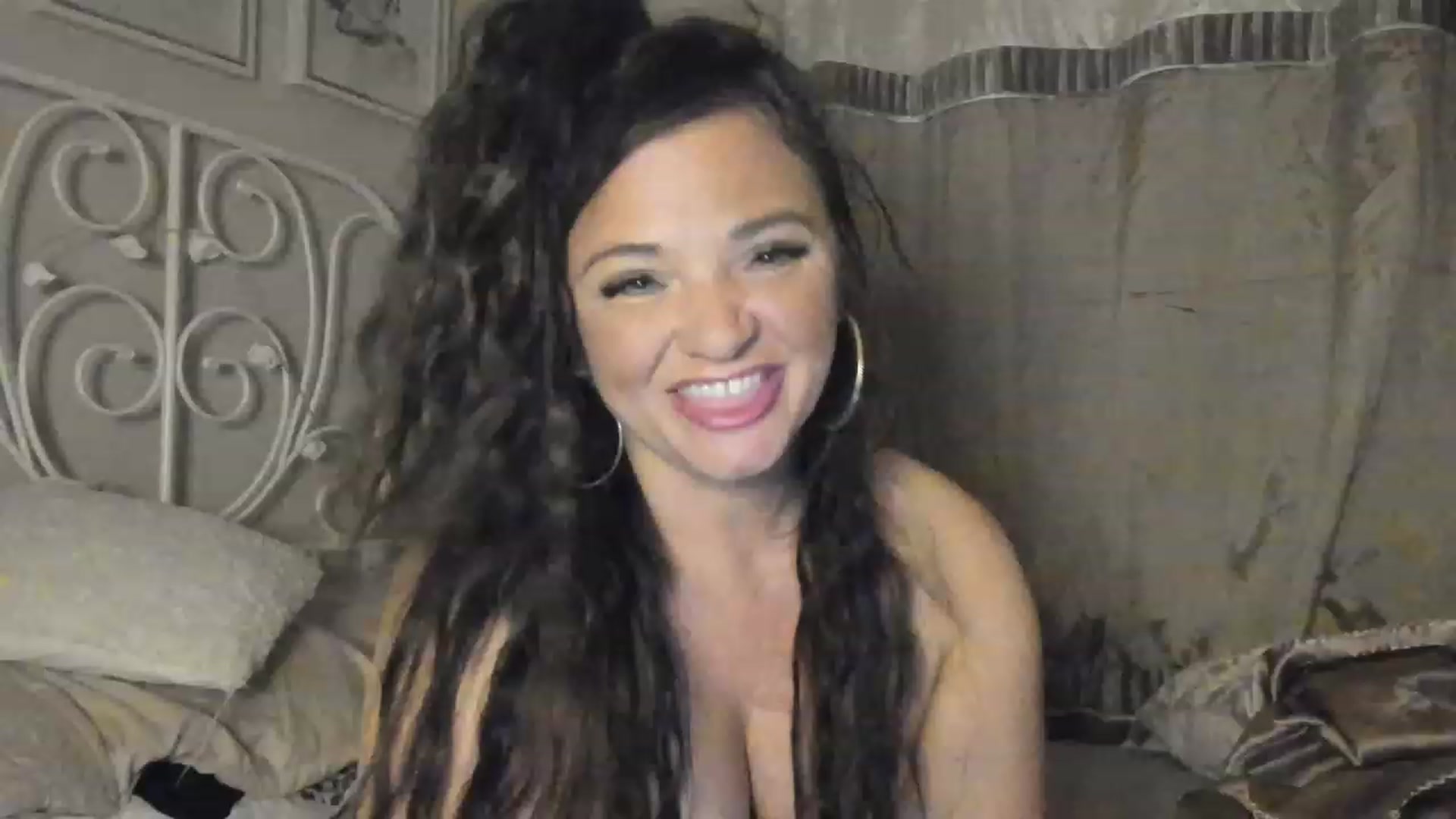 Gallery image thumbnail from Sexychicxxx's myfreecams stream on, 07/15/2023, 23:04 image 20 of 20