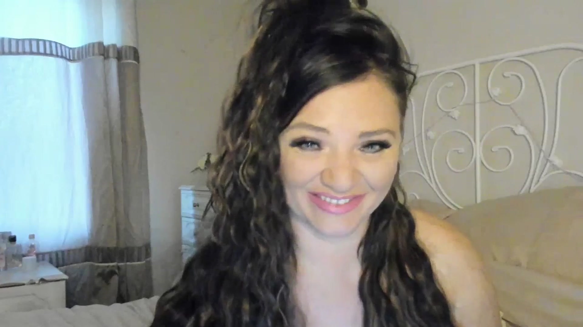 Gallery image thumbnail from Sexychicxxx's myfreecams stream on, 07/21/2023, 20:49 image 7 of 20