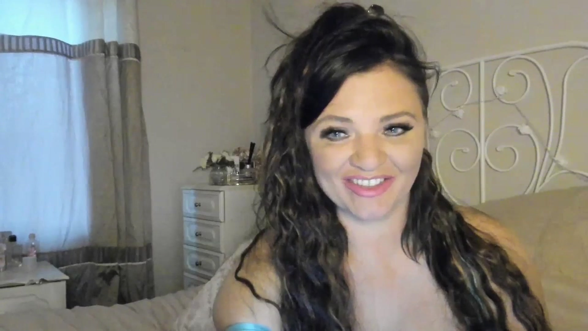 Gallery image thumbnail from Sexychicxxx's myfreecams stream on, 07/21/2023, 20:49 image 11 of 20