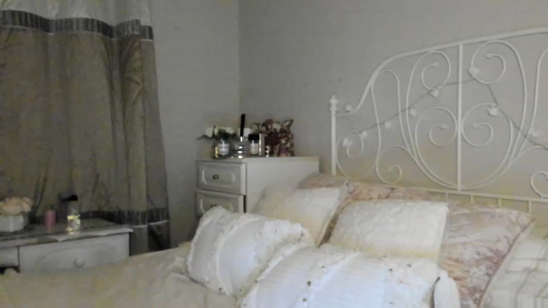 Gallery image thumbnail from Sexychicxxx's myfreecams stream on, 07/30/2023, 21:14 image 14 of 20