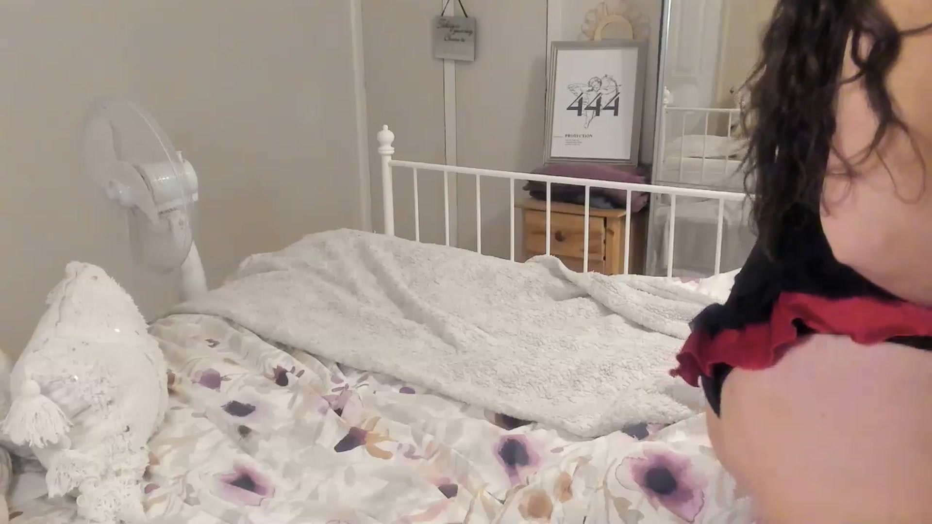 Gallery image thumbnail from Sexychicxxx's myfreecams stream on, 06/07/2024, 22:17 image 16 of 20