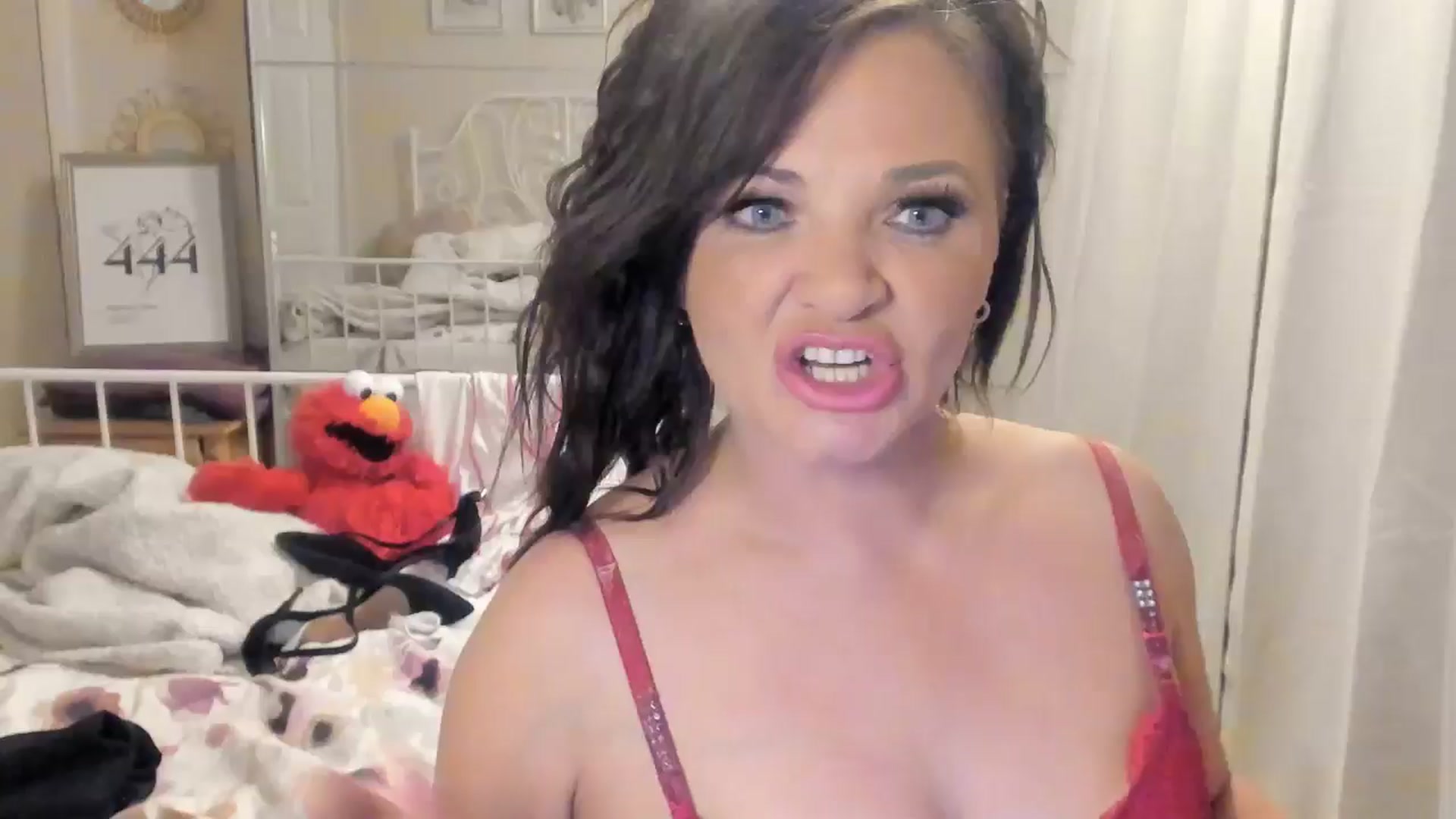 Gallery image thumbnail from Sexychicxxx's myfreecams stream on, 06/09/2024, 21:19 image 1 of 20