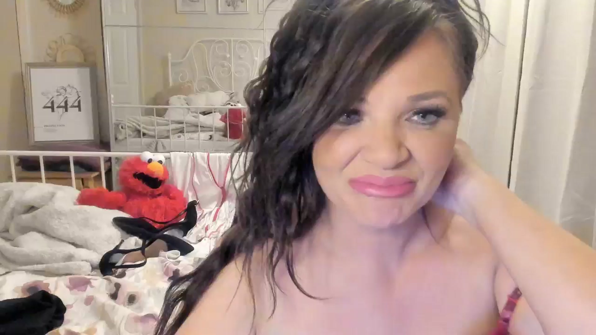 Gallery image thumbnail from Sexychicxxx's myfreecams stream on, 06/09/2024, 21:19 image 15 of 20