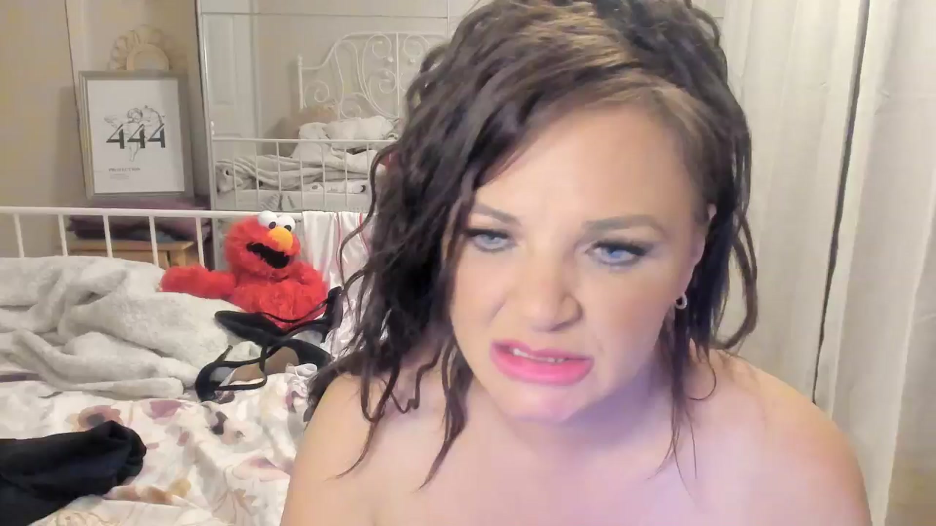 Gallery image thumbnail from Sexychicxxx's myfreecams stream on, 06/09/2024, 22:10 image 9 of 20