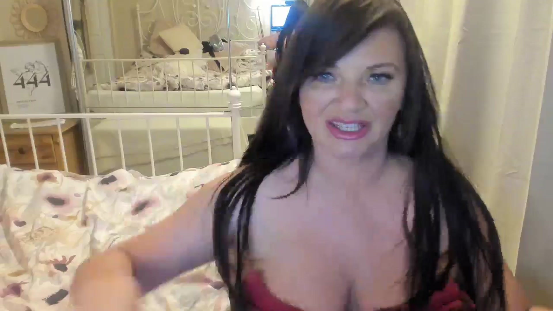 Gallery image thumbnail from Sexychicxxx's myfreecams stream on, 06/21/2024, 22:32 image 13 of 20