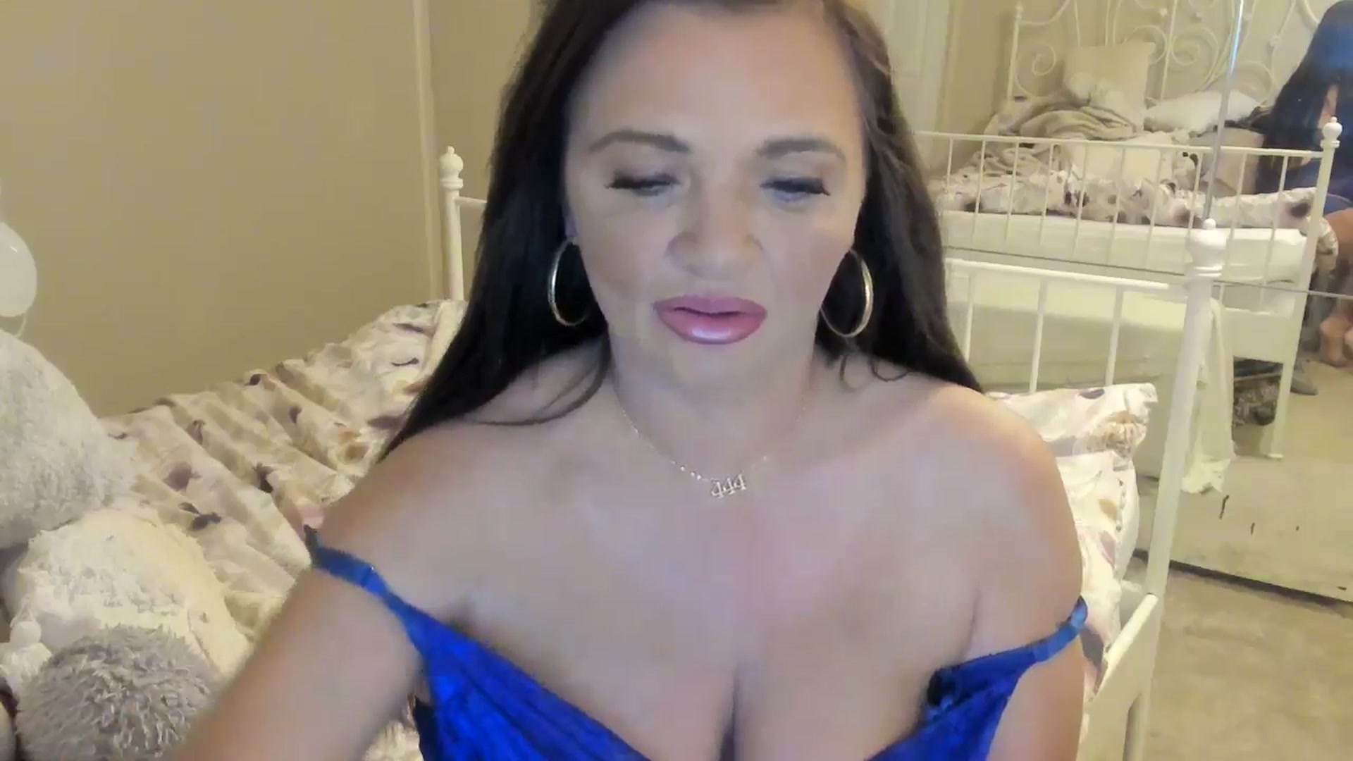 Gallery image thumbnail from Sexychicxxx's myfreecams stream on, 06/22/2024, 20:40 image 19 of 20