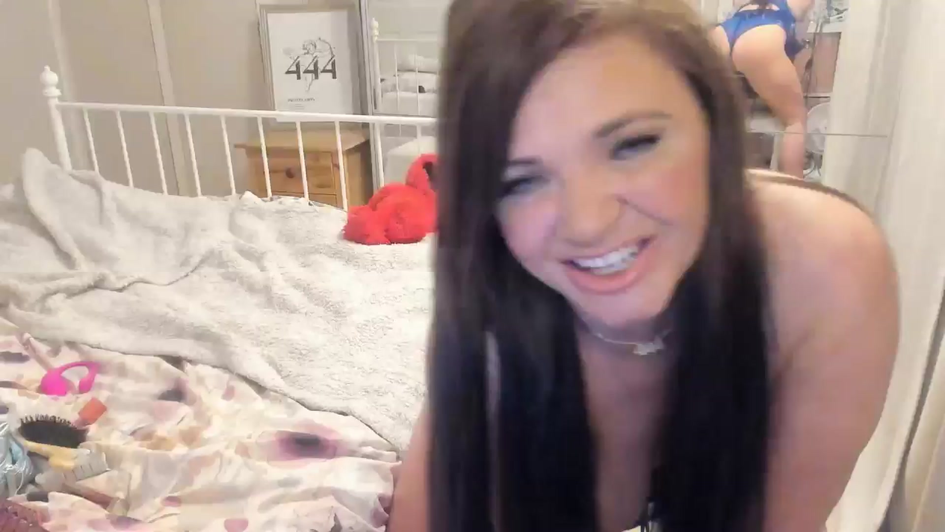 Gallery image thumbnail from Sexychicxxx's myfreecams stream on, 07/04/2024, 21:07 image 7 of 20