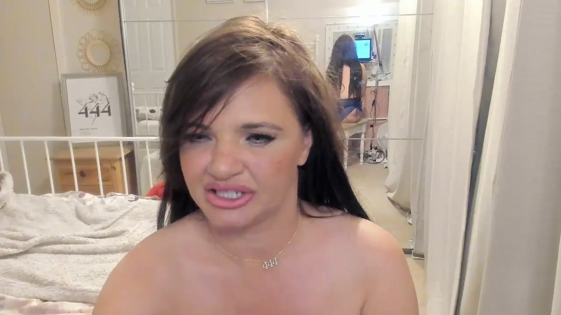 Gallery image thumbnail from Sexychicxxx's myfreecams stream on, 07/04/2024, 22:36 image 14 of 20