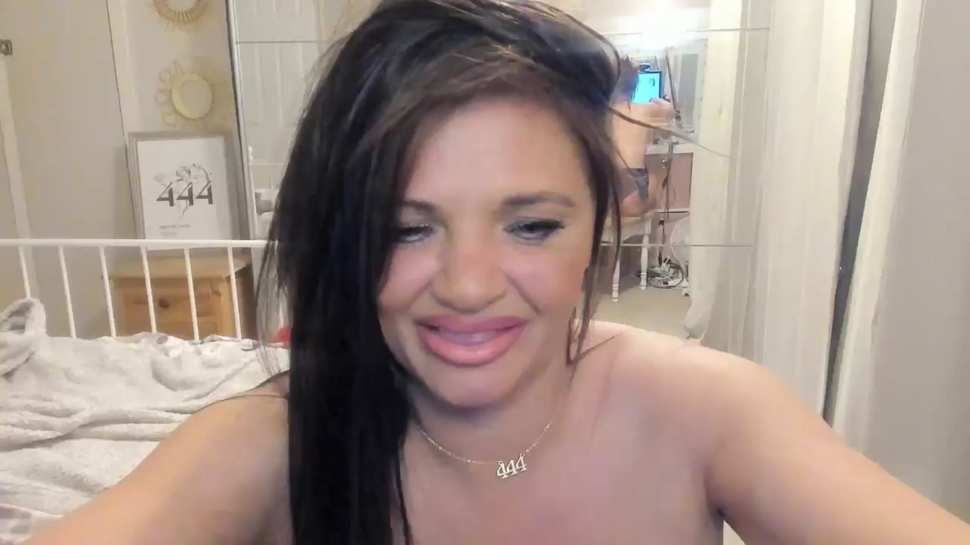 Gallery image thumbnail from Sexychicxxx's myfreecams stream on, 07/04/2024, 22:36 image 17 of 20