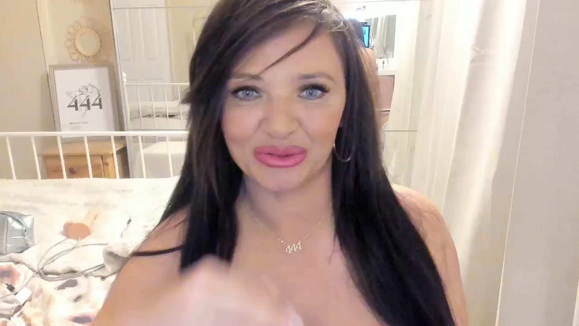 Gallery image thumbnail from Sexychicxxx's myfreecams stream on, 07/06/2024, 22:43 image 1 of 20