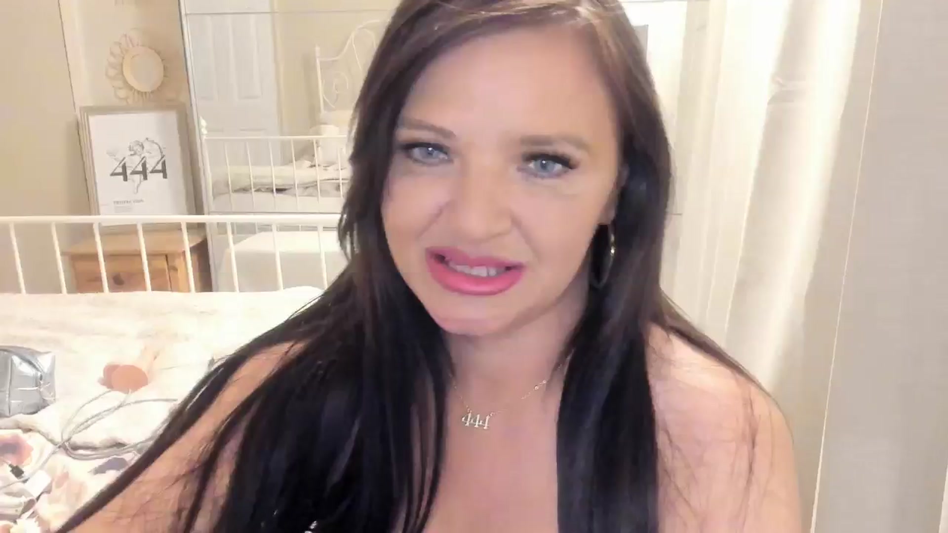 Gallery image thumbnail from Sexychicxxx's myfreecams stream on, 07/06/2024, 23:05 image 12 of 20