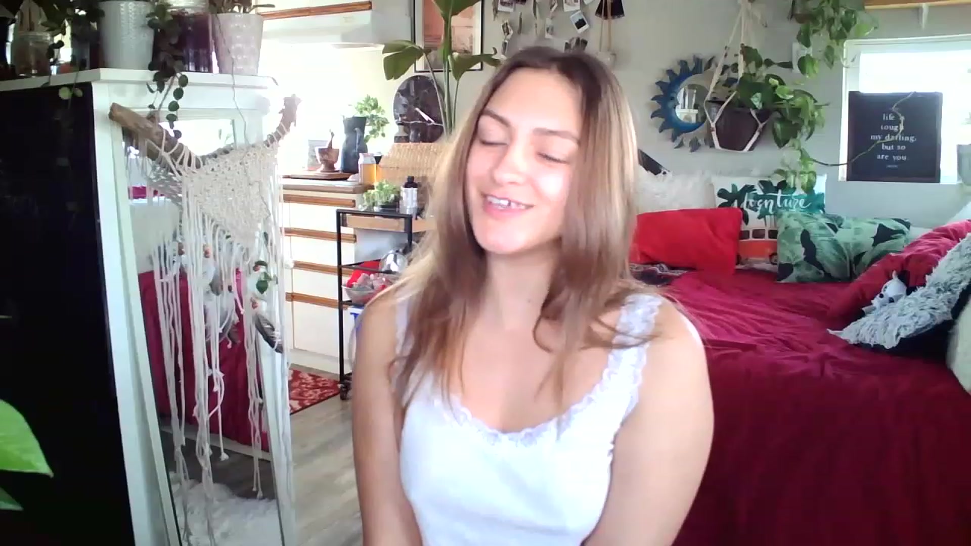 Gallery image thumbnail from Sexylexi211's myfreecams stream on, 11/17/2022, 16:34 image 17 of 20