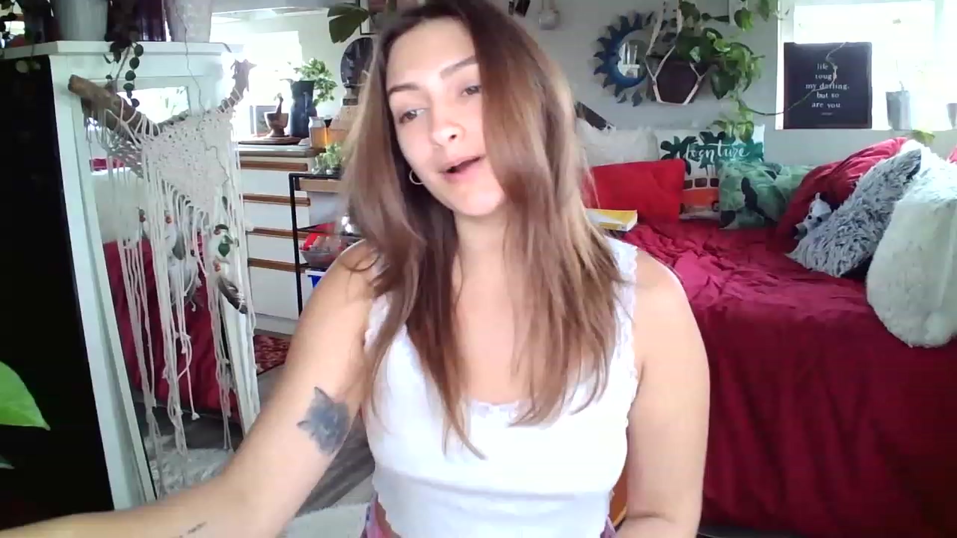 Gallery image thumbnail from Sexylexi211's myfreecams stream on, 11/17/2022, 17:31 image 12 of 20
