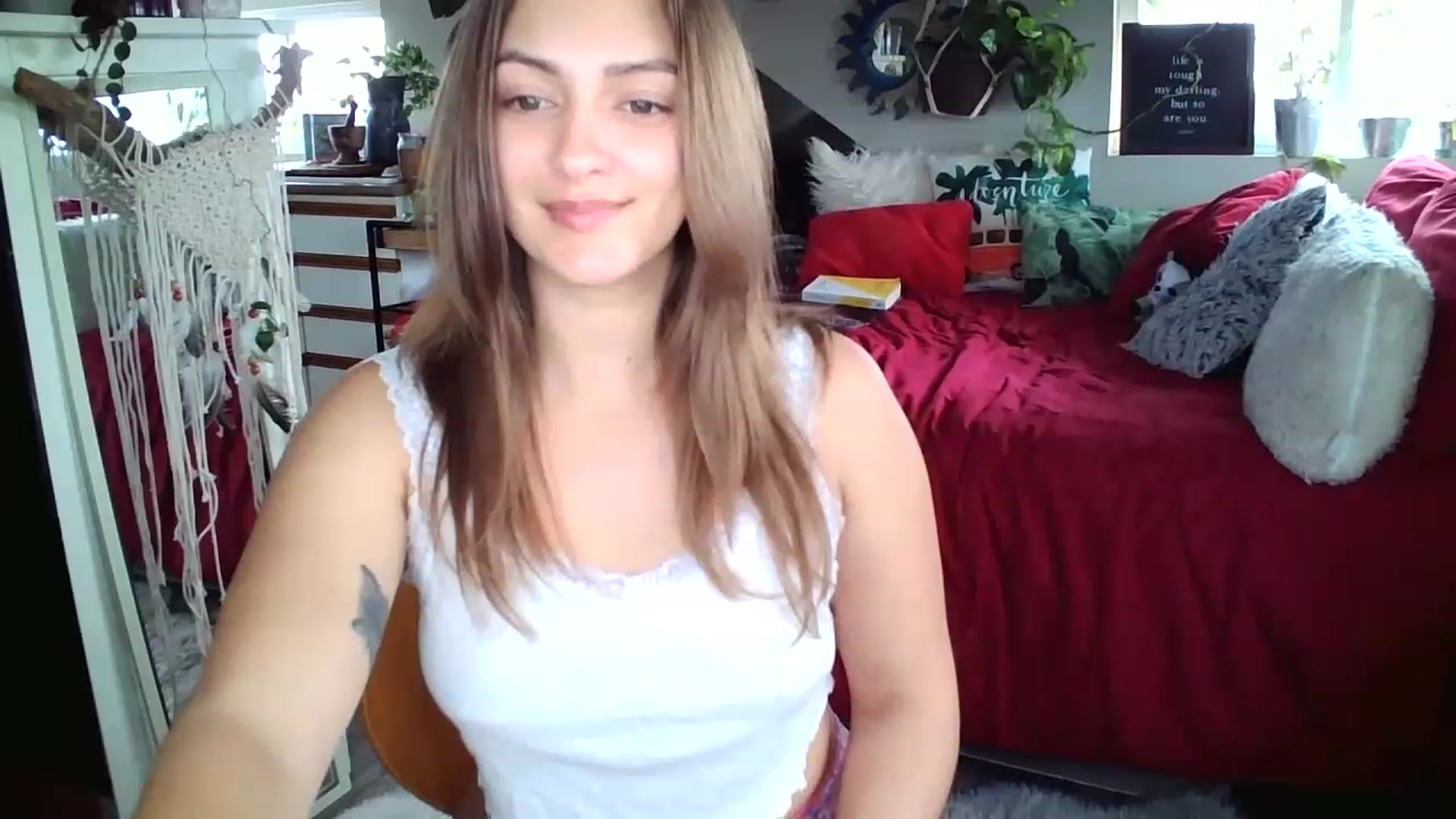 Gallery image thumbnail from Sexylexi211's myfreecams stream on, 11/17/2022, 18:38 image 19 of 20
