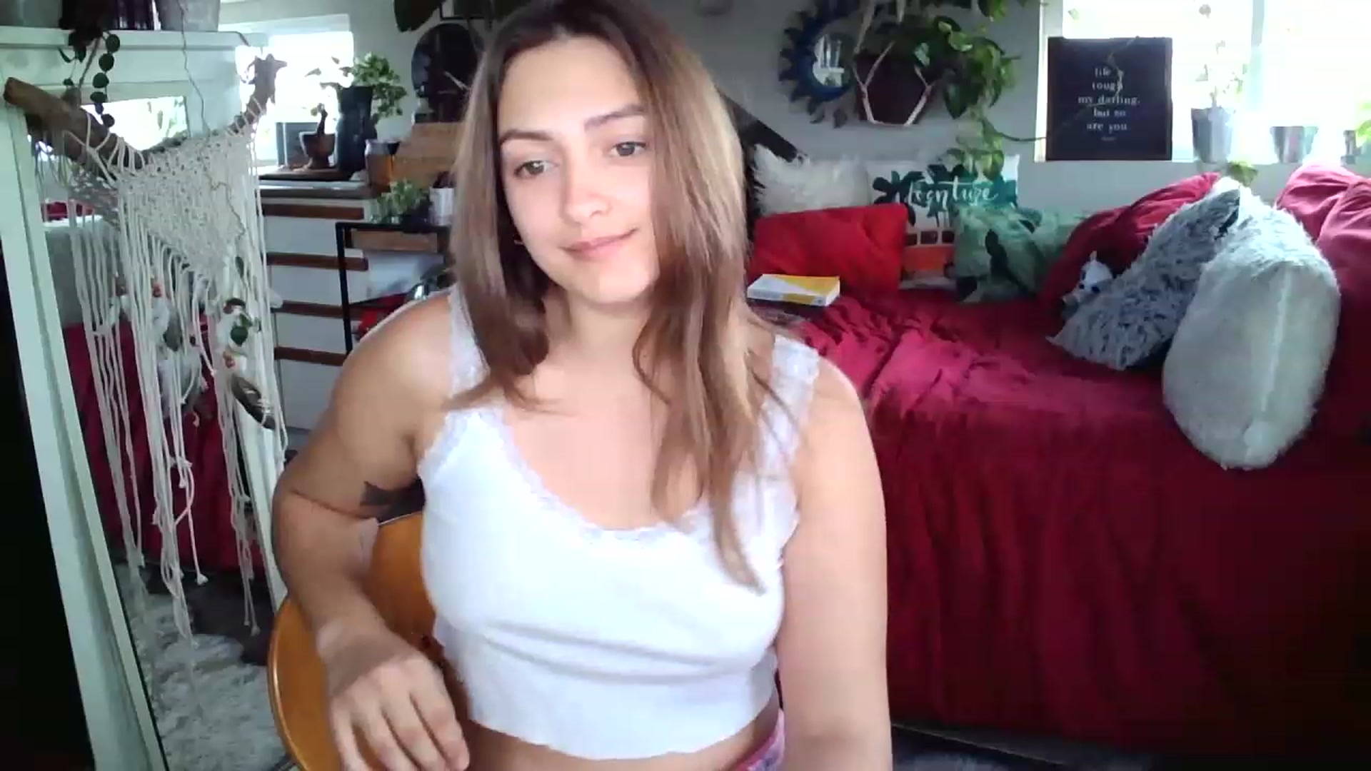 Gallery image thumbnail from Sexylexi211's myfreecams stream on, 11/17/2022, 18:38 image 8 of 20