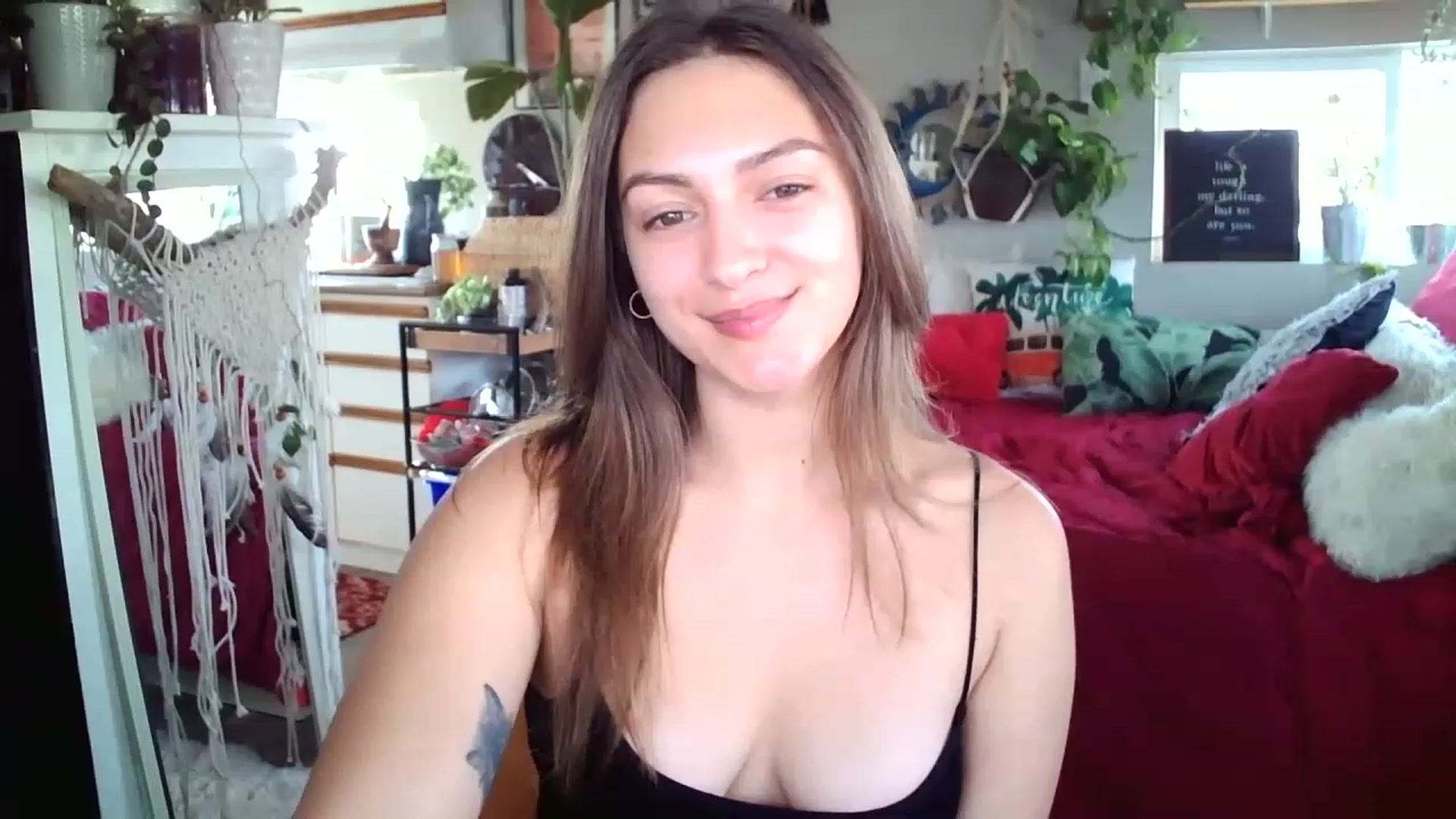 Gallery image thumbnail from Sexylexi211's myfreecams stream on, 11/18/2022, 16:32 image 15 of 20